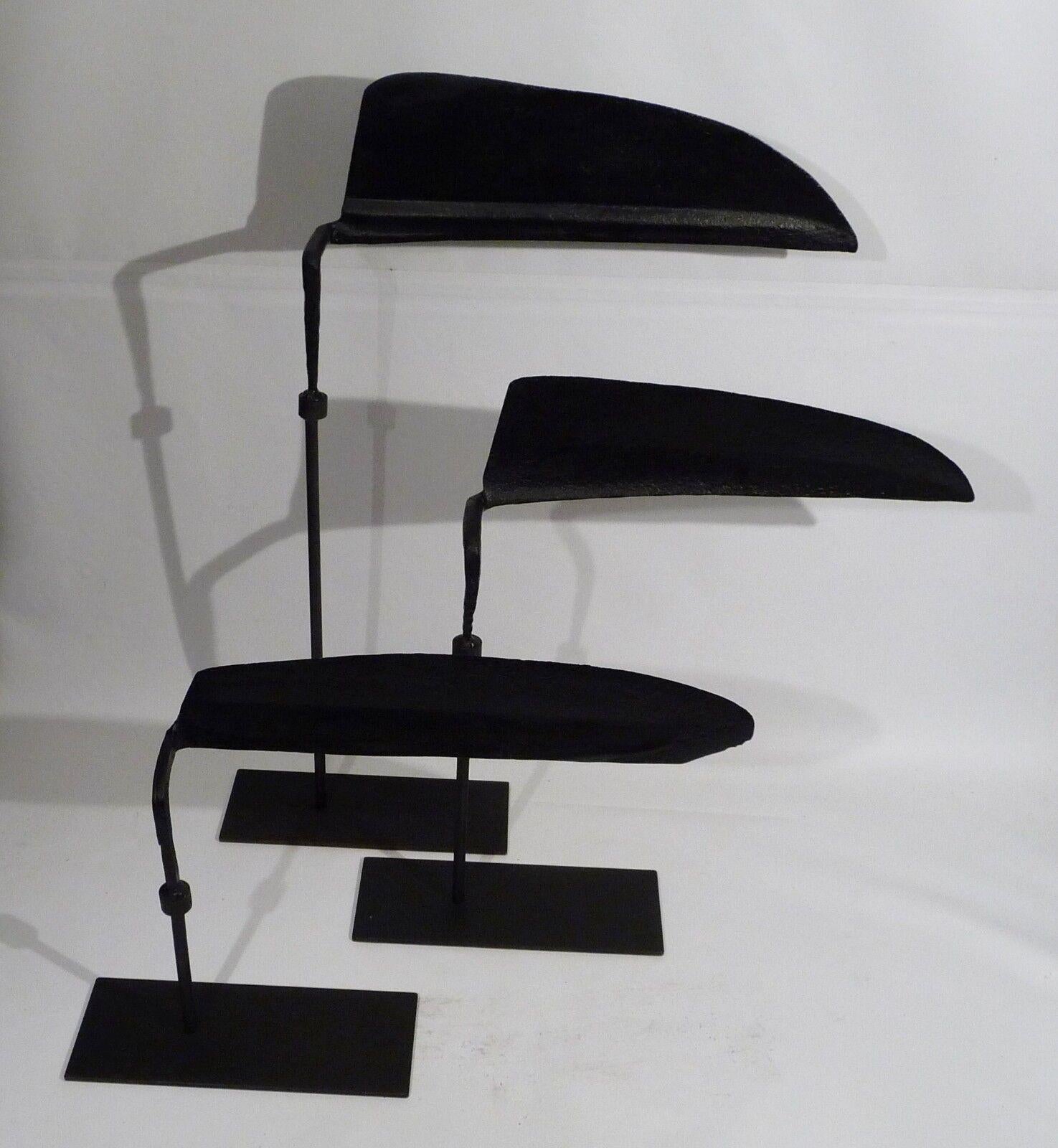Mid-Century Modern Set of 3 Metal Brutalist Blade Shaped Standing Sculpture In Good Condition For Sale In Keego Harbor, MI