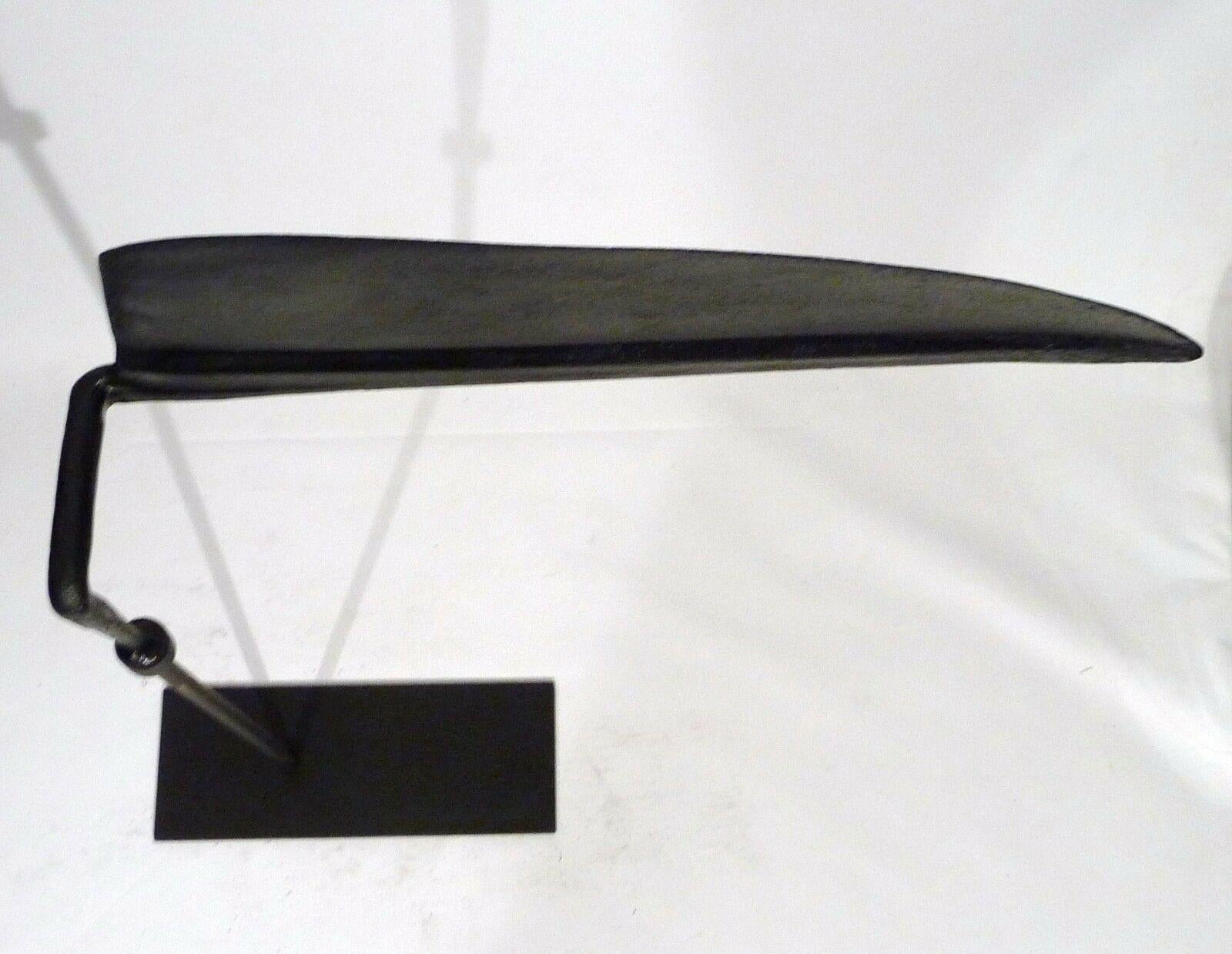 Mid-Century Modern Set of 3 Metal Brutalist Blade Shaped Standing Sculpture For Sale 5