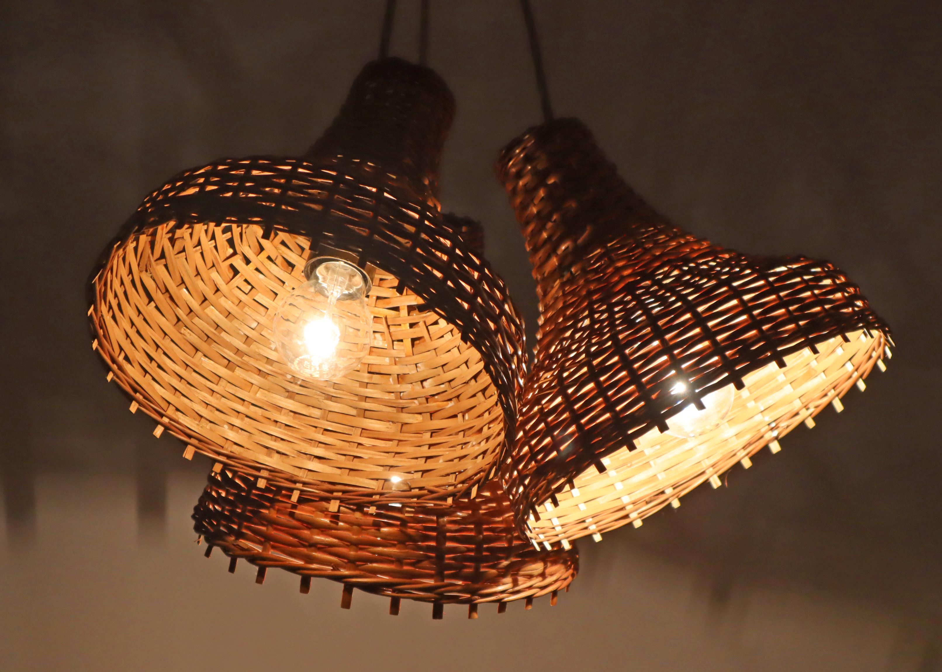 Set di 3 lampade a sospensione in rattan, Germania, 1960 In condizioni buone in vendita a Hannover, DE