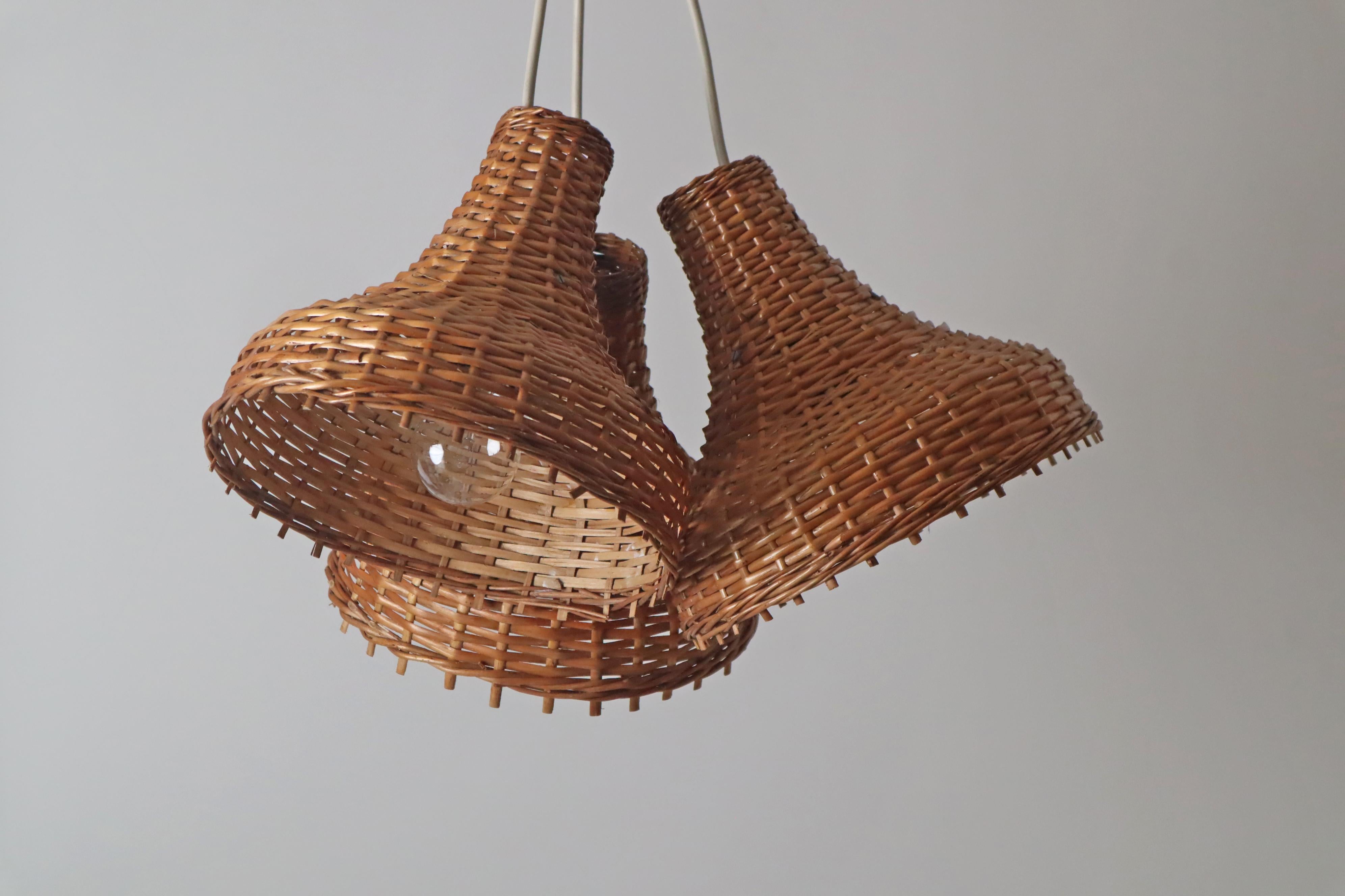 Set di 3 lampade a sospensione in rattan, Germania, 1960 in vendita 1
