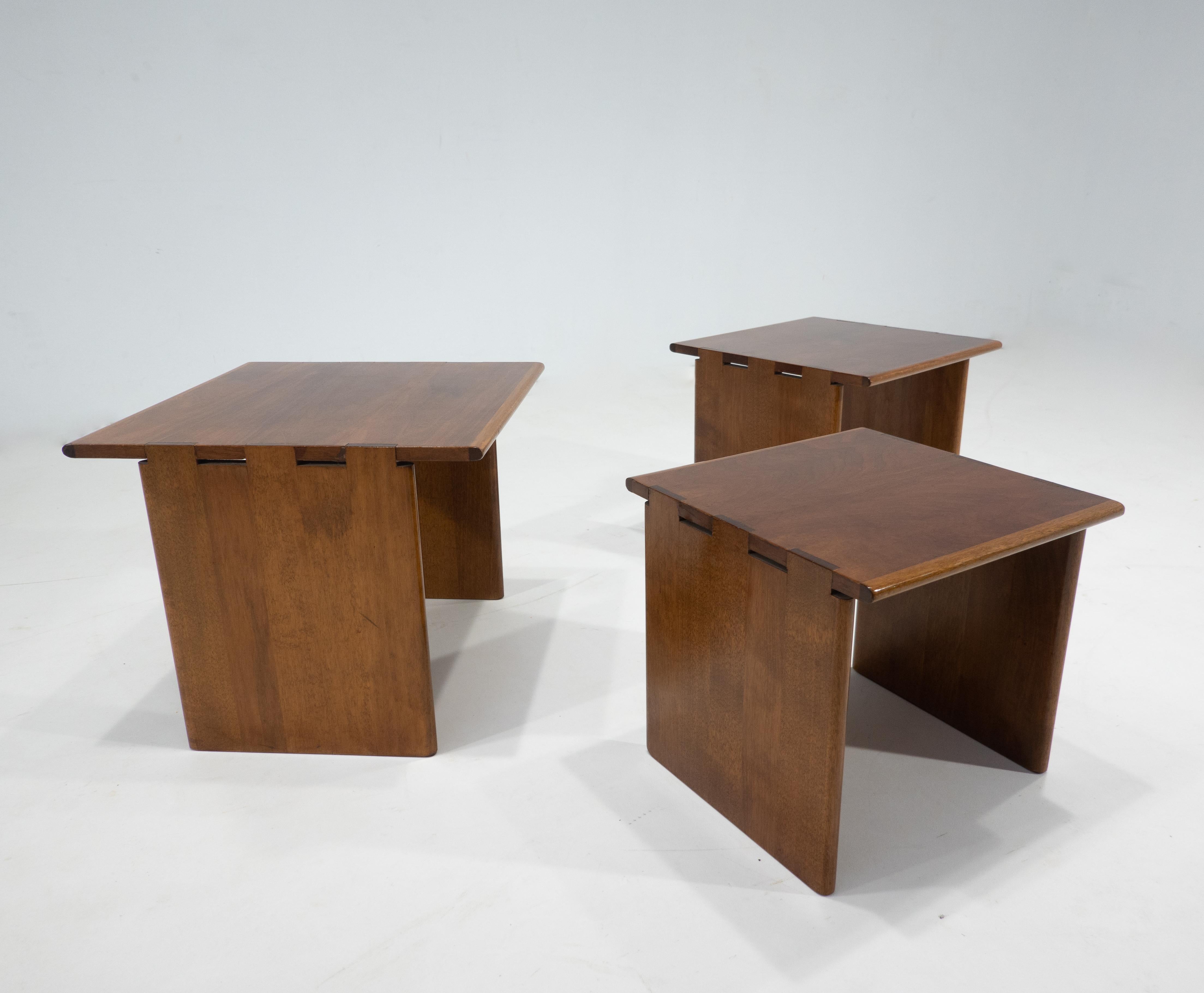 Mid-Century Modern Set of 3 Wooden Nesting Tables, Italy, 1960s In Good Condition In Brussels, BE