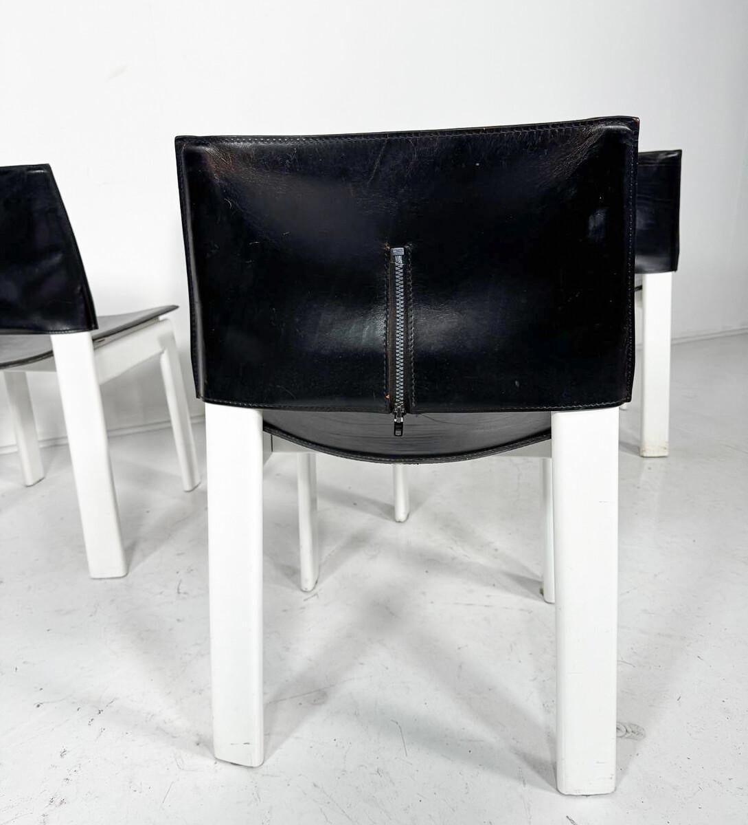 Mid-Century Modern Ensemble de 4 fauteuils en bois et cuir, Italie, 1970 en vente