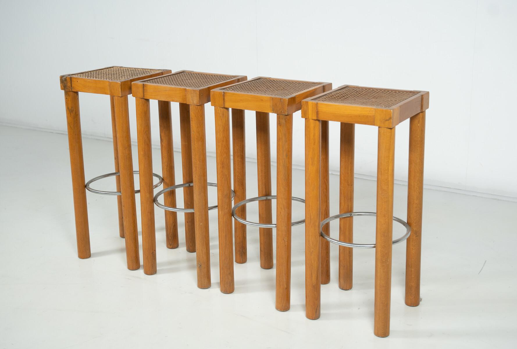 Mid-Century Modern Set of 4 barstools For Sale 7