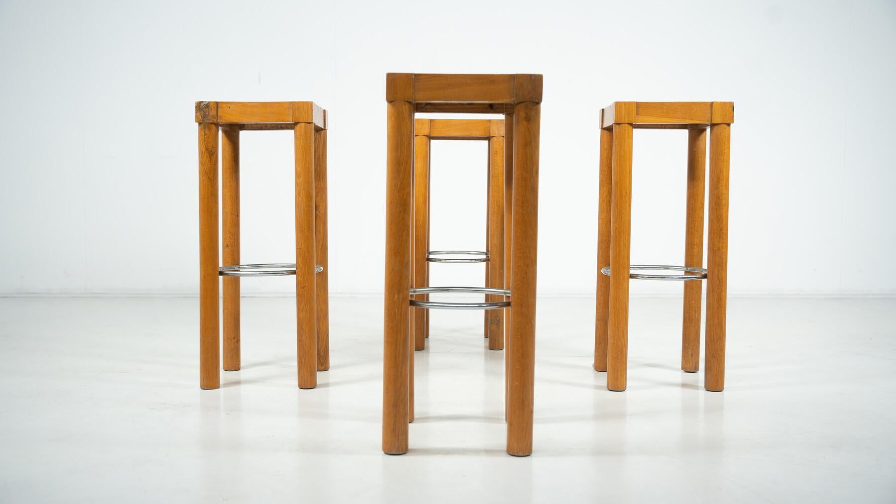 20th Century Mid-Century Modern Set of 4 barstools For Sale