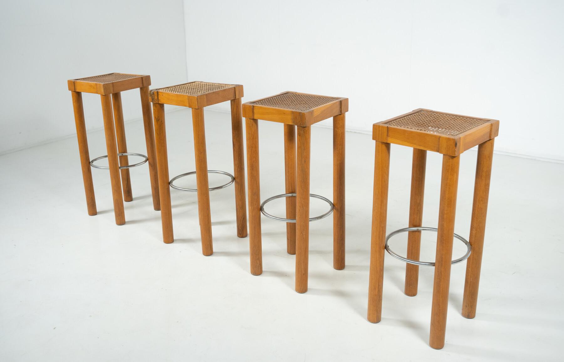 Metal Mid-Century Modern Set of 4 barstools For Sale