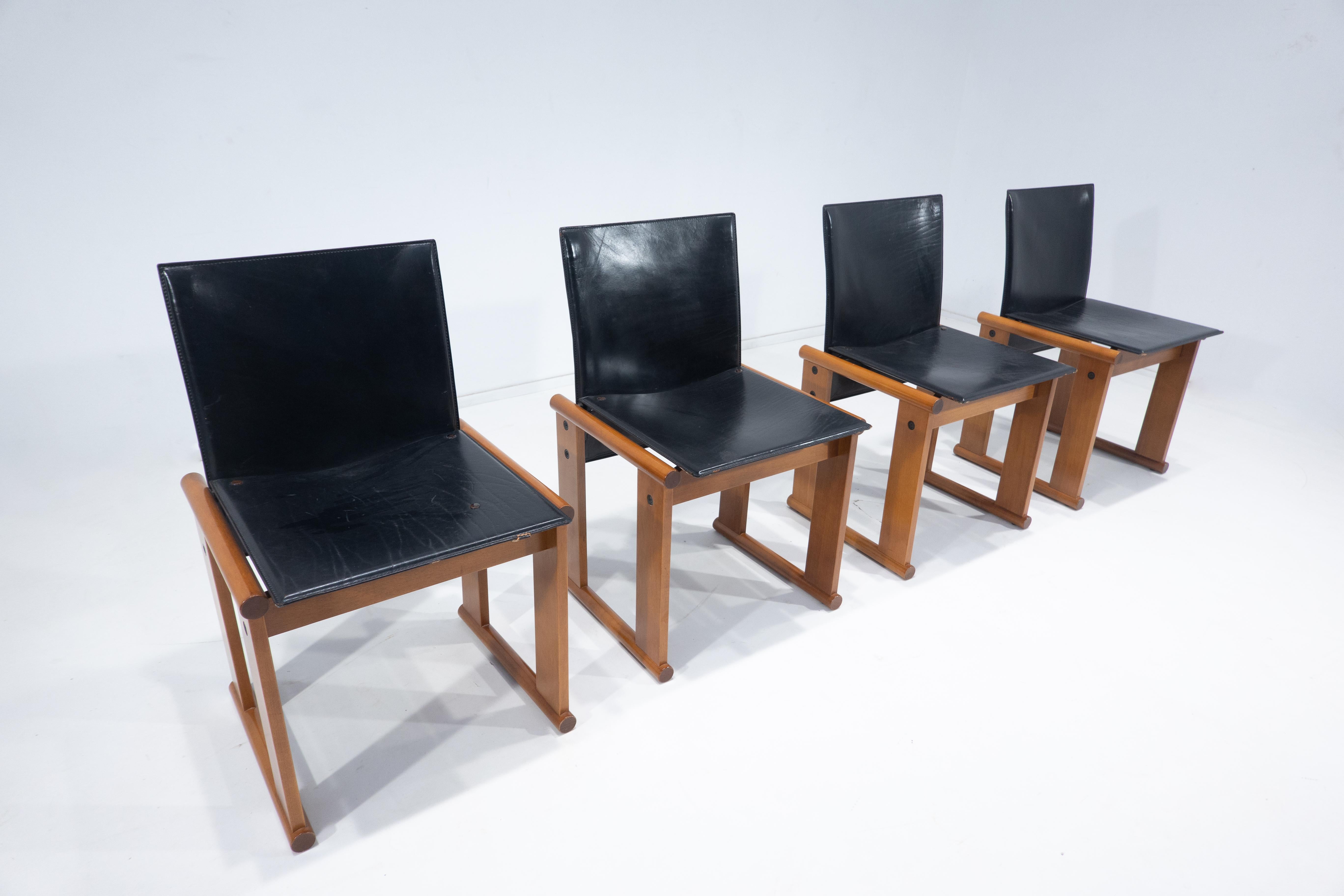 Mid-Century Modern Ensemble de 4 chaises modernes du milieu du siècle dernier par Afra et Tobia Scarpa, Italie, années 1960 en vente