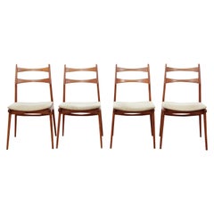 Mid-Century Modern Set of 4 Chairs in Teak
