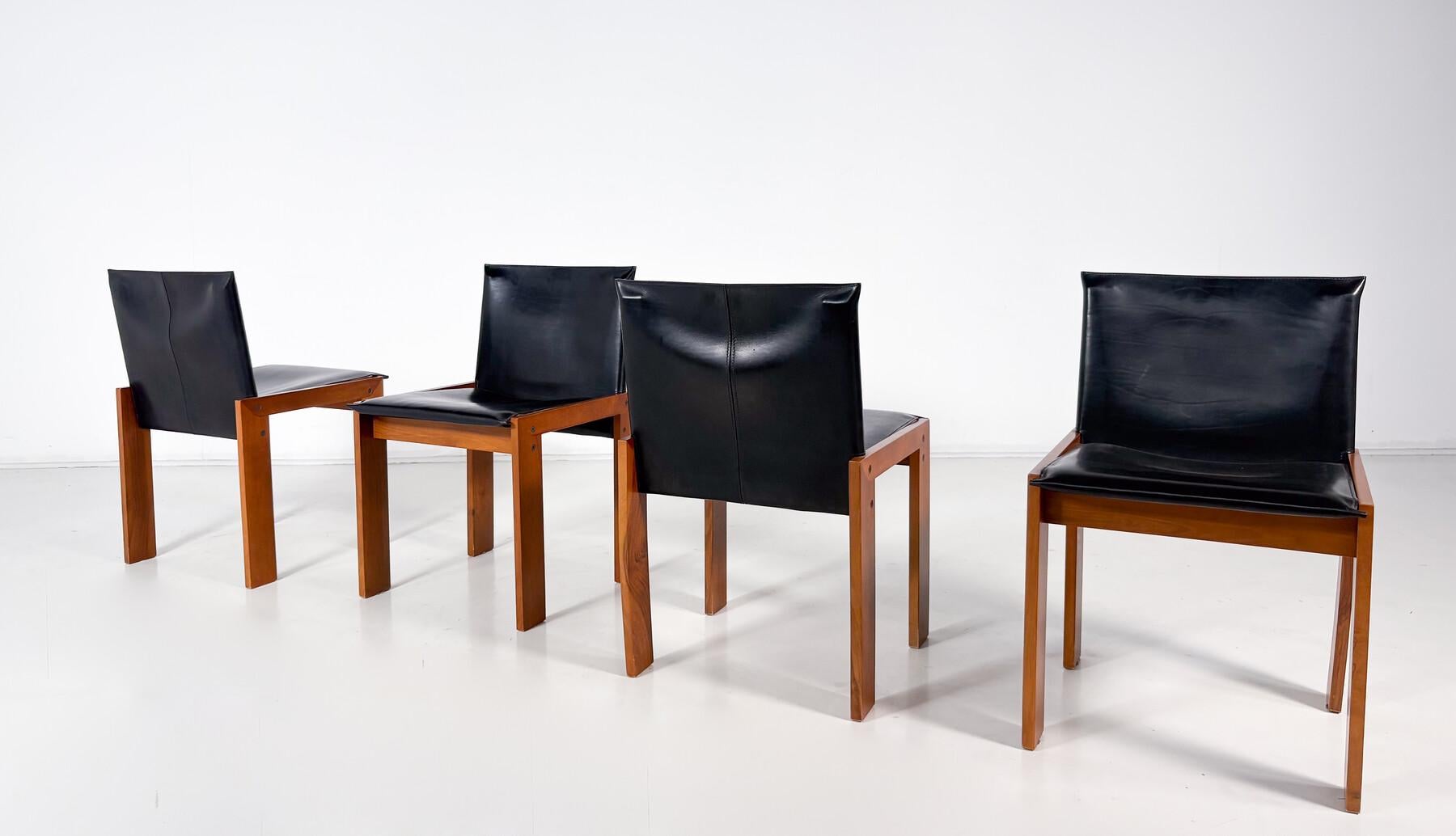 italien Ensemble de 4 chaises modernes du milieu du siècle dans le style de Scarpa, 1970 en vente