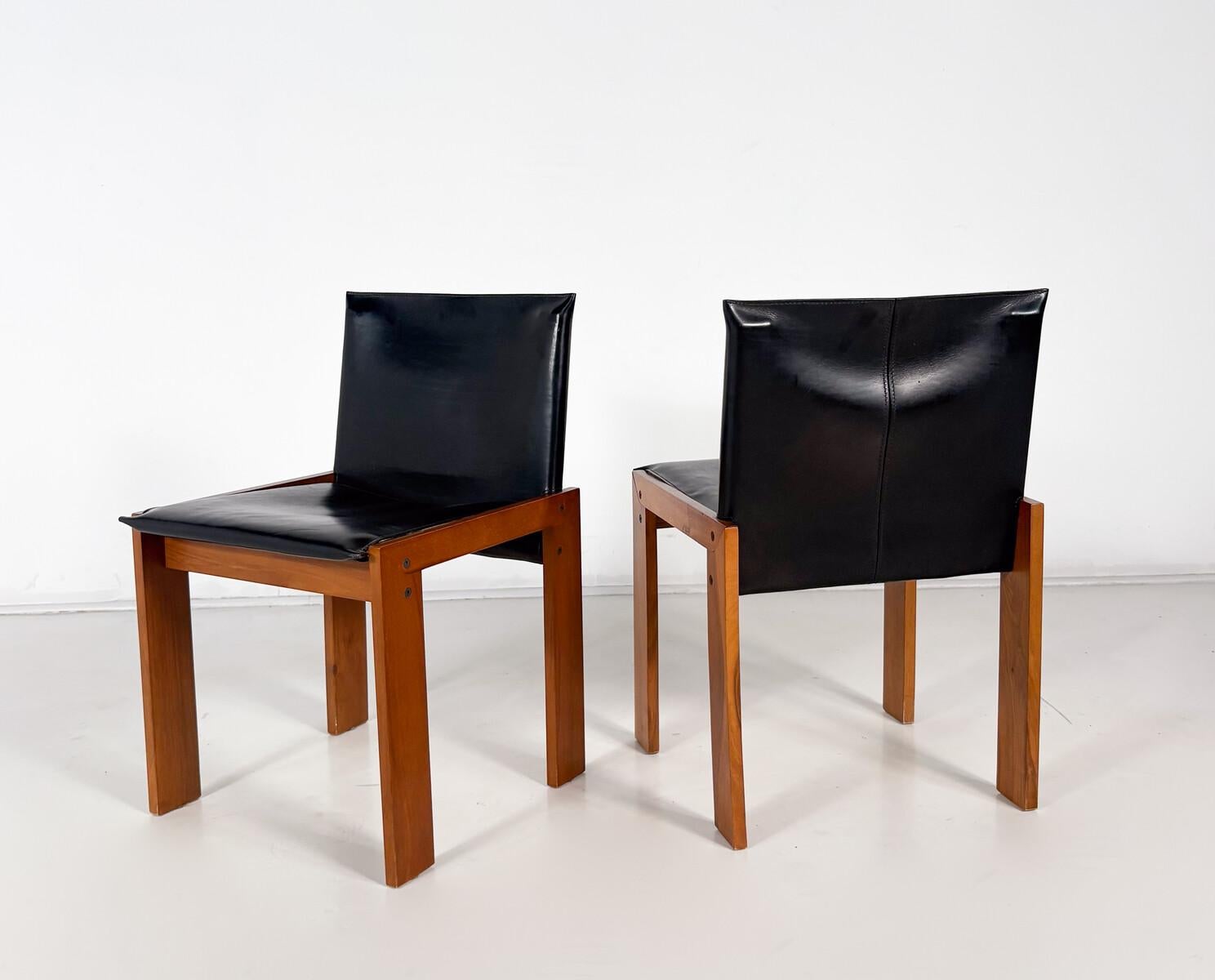 Ensemble de 4 chaises modernes du milieu du siècle dans le style de Scarpa, 1970 Bon état - En vente à Brussels, BE