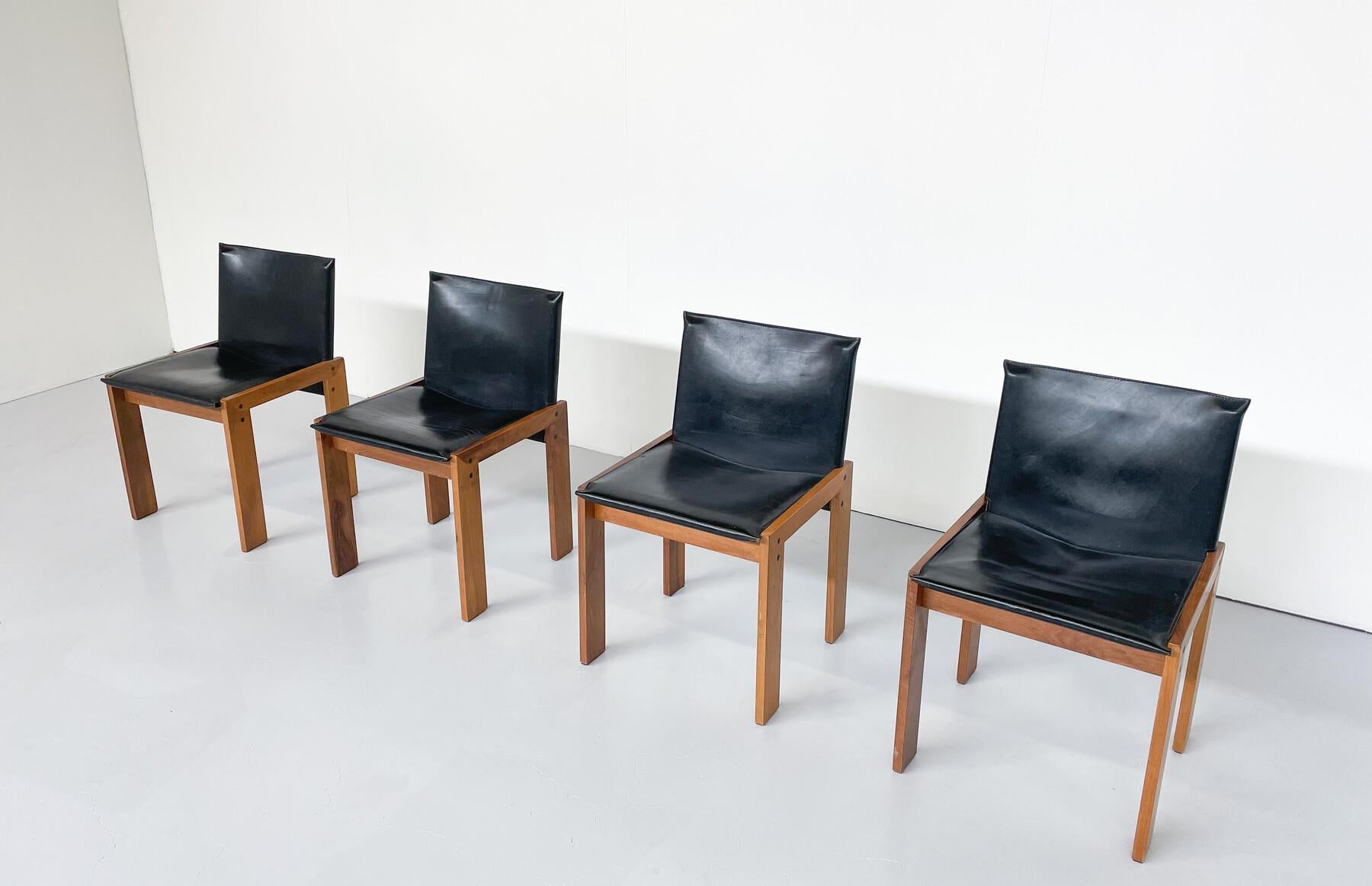 Mid-Century Modern Set of 4 Chairs in the Style of Scarpa, Wood and Leather  For Sale 6