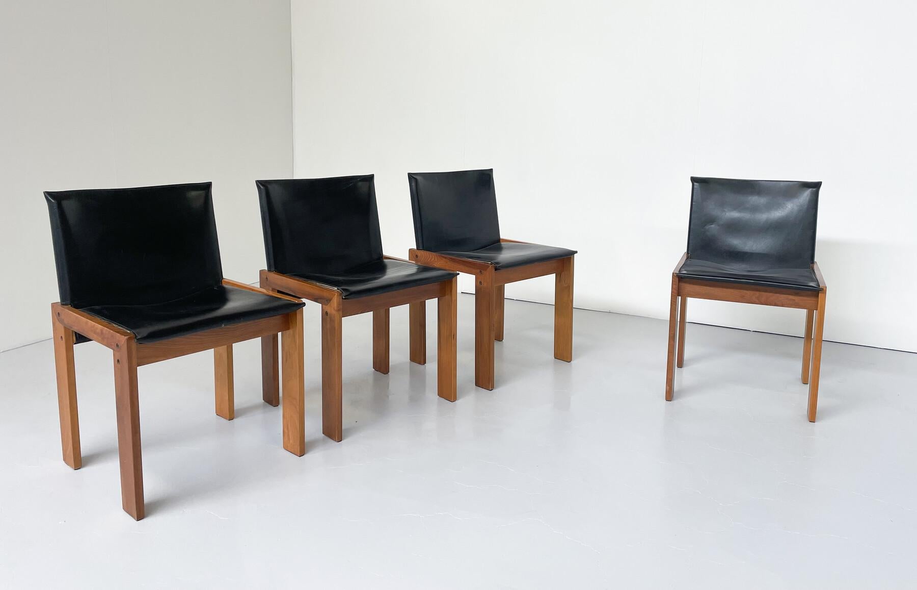 Mid-Century Modern Set of 4 Chairs in the Style of Scarpa, Wood and Leather  For Sale 3