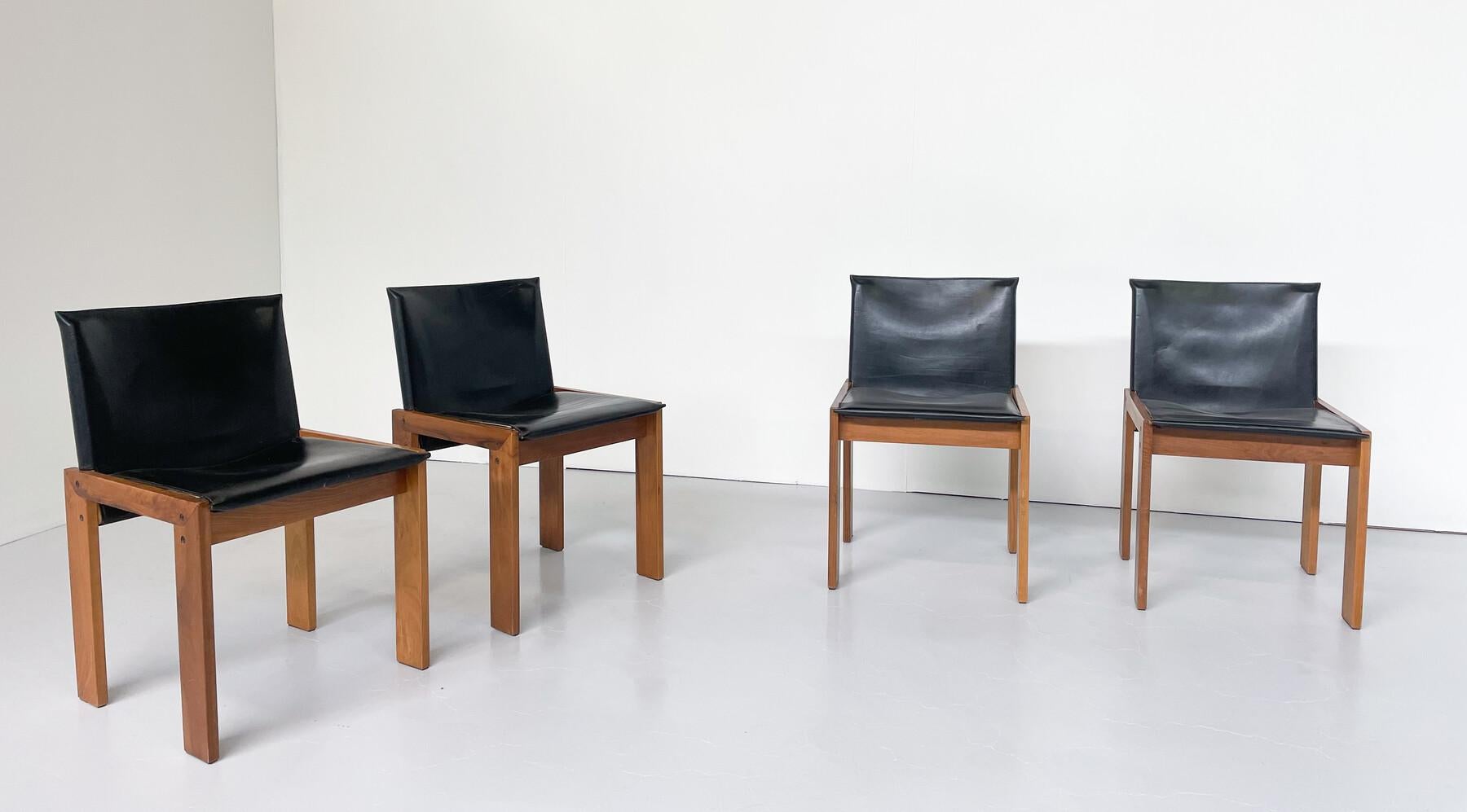Mid-Century Modern Set of 4 Chairs in the Style of Scarpa, Wood and Leather  For Sale 4