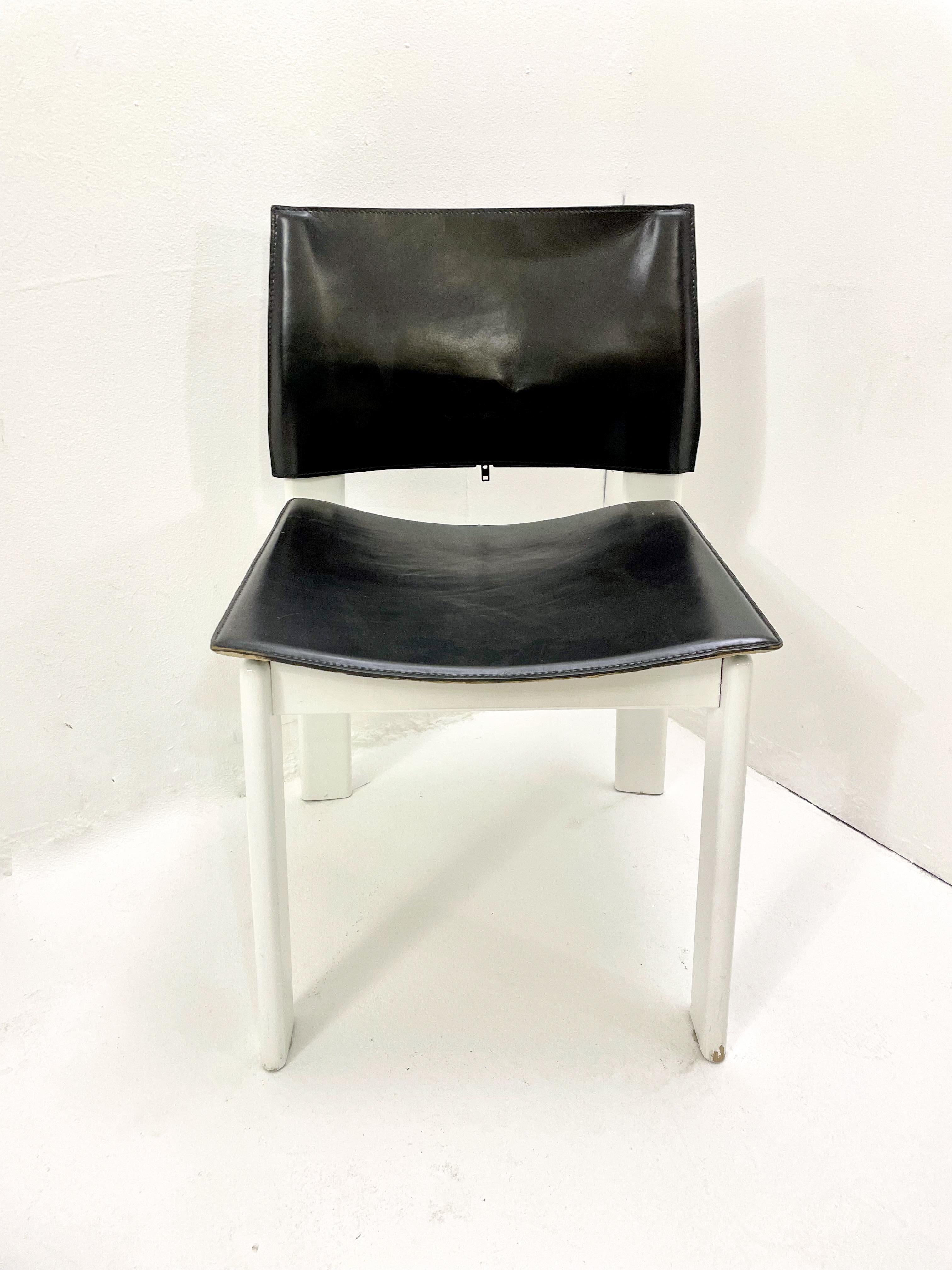Italian Mid-Century Modern Set of 4 Chairs, White Wood and Black Leather, Italy, 1970s For Sale