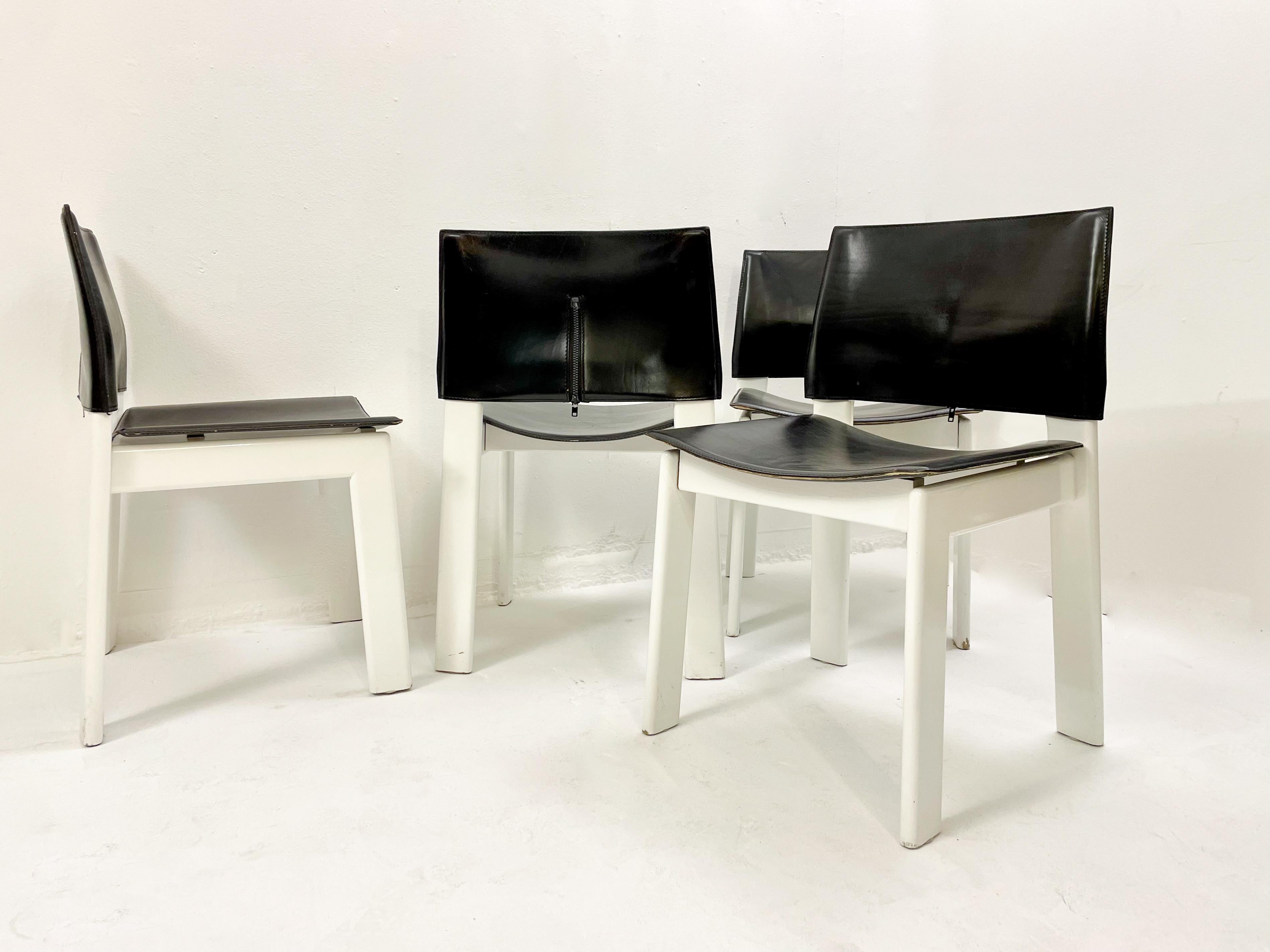 Mid-Century Modern Set of 4 Chairs, White Wood and Black Leather, Italy, 1970s For Sale 1