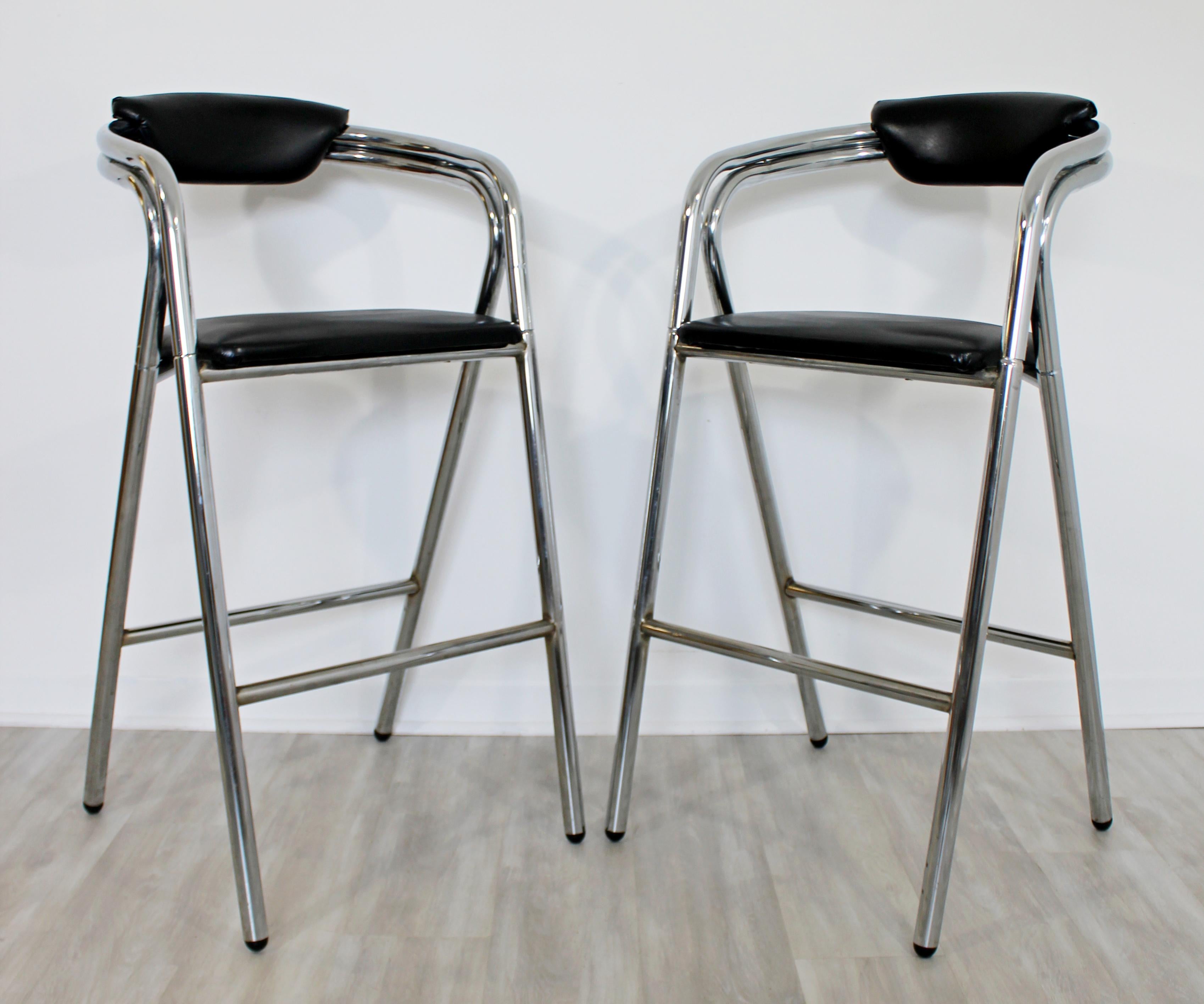 Mid-Century Modern Set of 4 Chrome & Black Leather Bar Stools Industrial, 1970s In Good Condition In Keego Harbor, MI