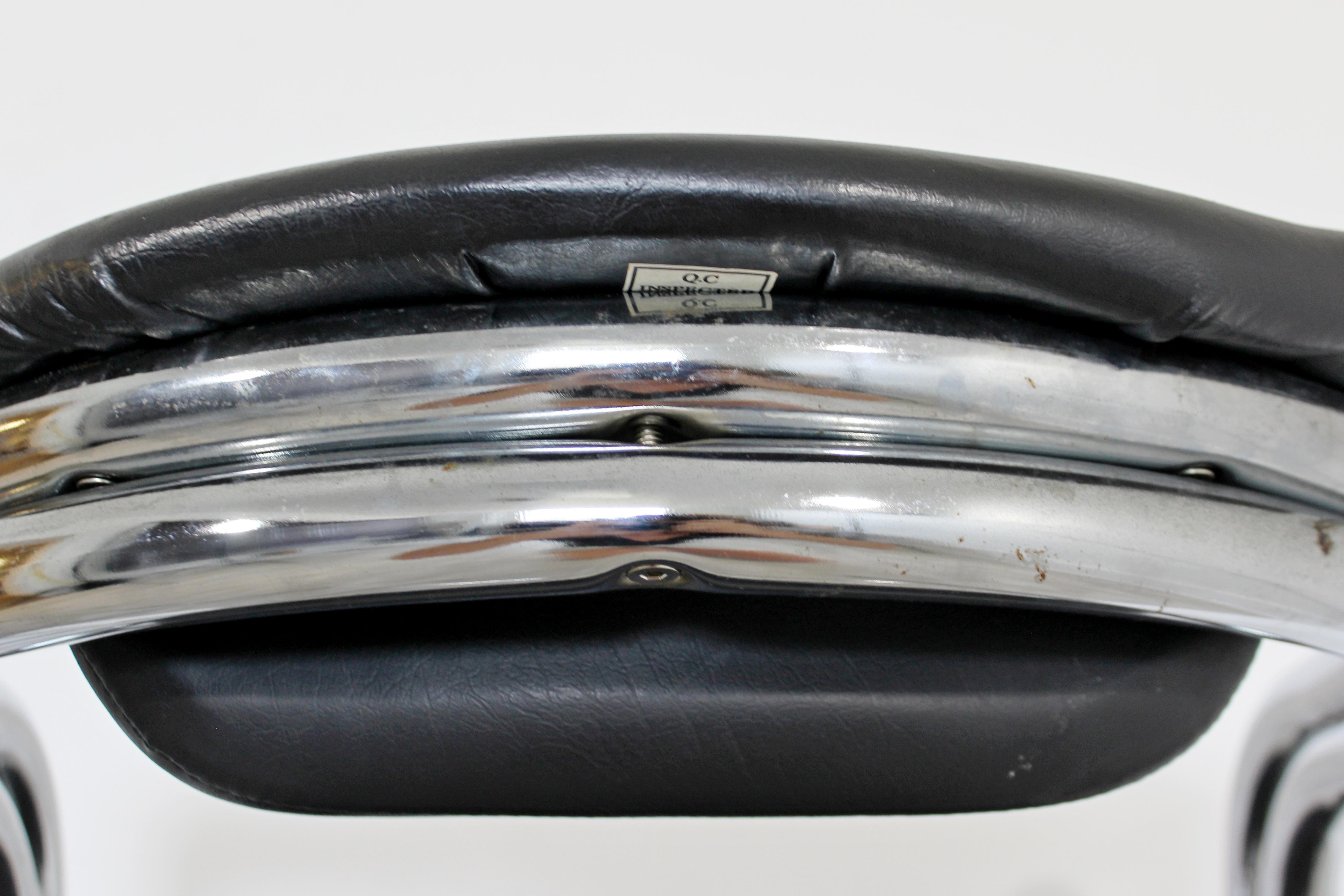Mid-Century Modern Set of 4 Chrome & Black Leather Bar Stools Industrial, 1970s 3
