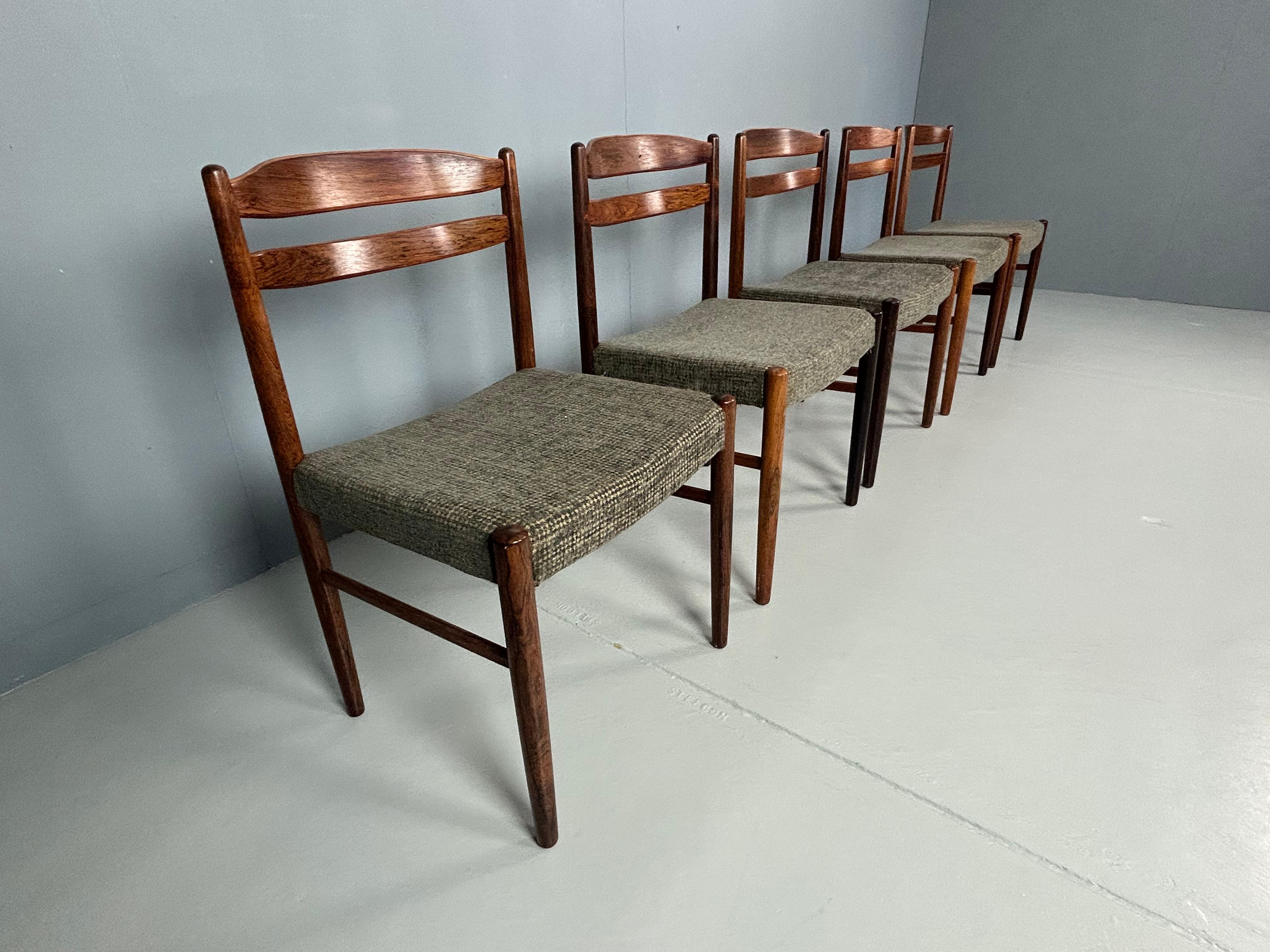 Tissu Ensemble de 4 chaises de salle à manger mi-siècle moderne par Carl Ekstrom, 1960 en vente