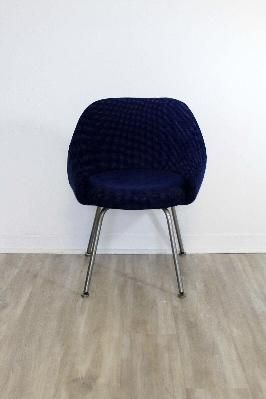 Upholstery Mid-Century Modern Set of 4 Knoll Executive Saarinen Side Chairs on Tubular Legs