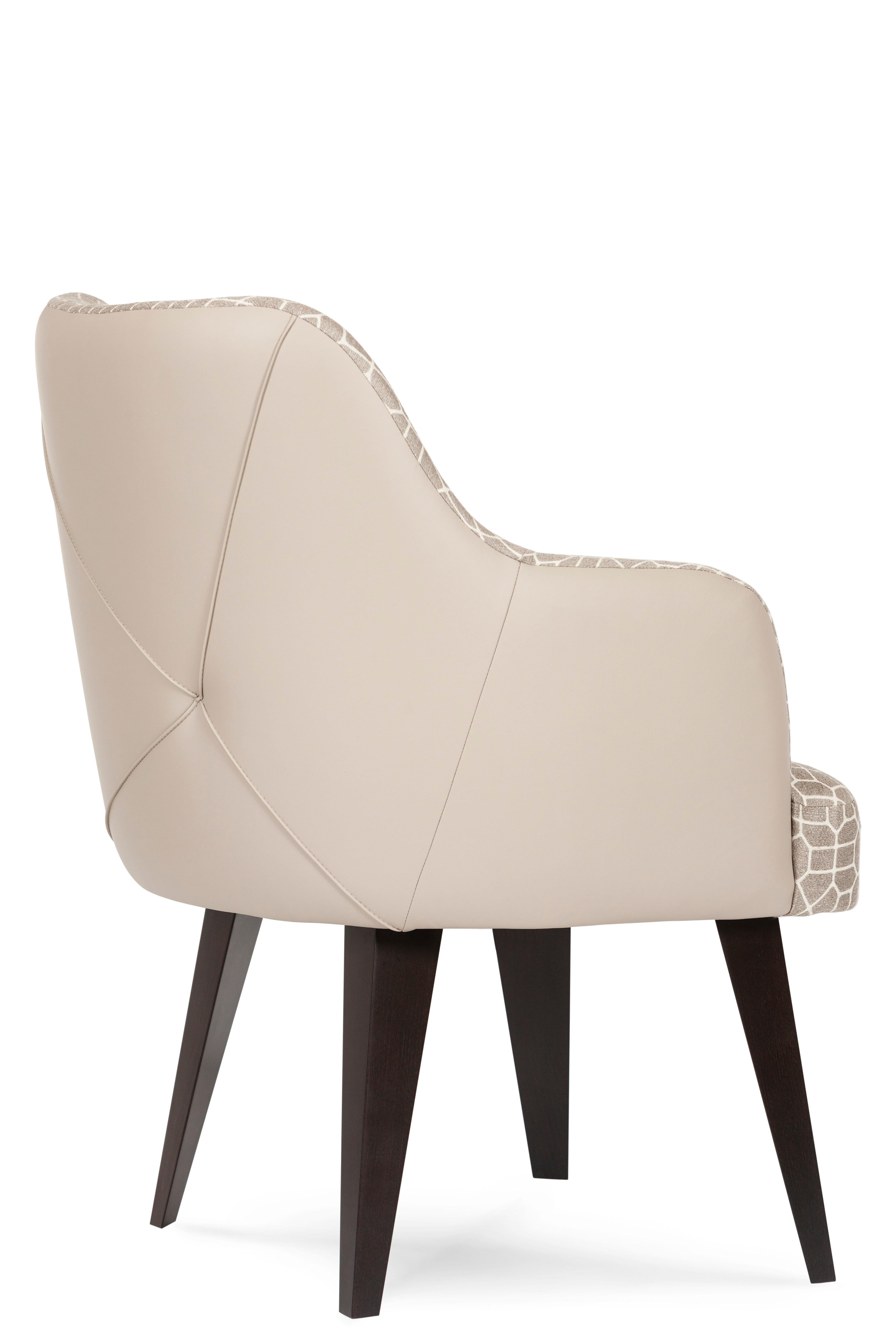 Hand-Crafted Mid-Century Modern Set of 4 Margot Dining Chairs, Cream Leather, Greenapple For Sale