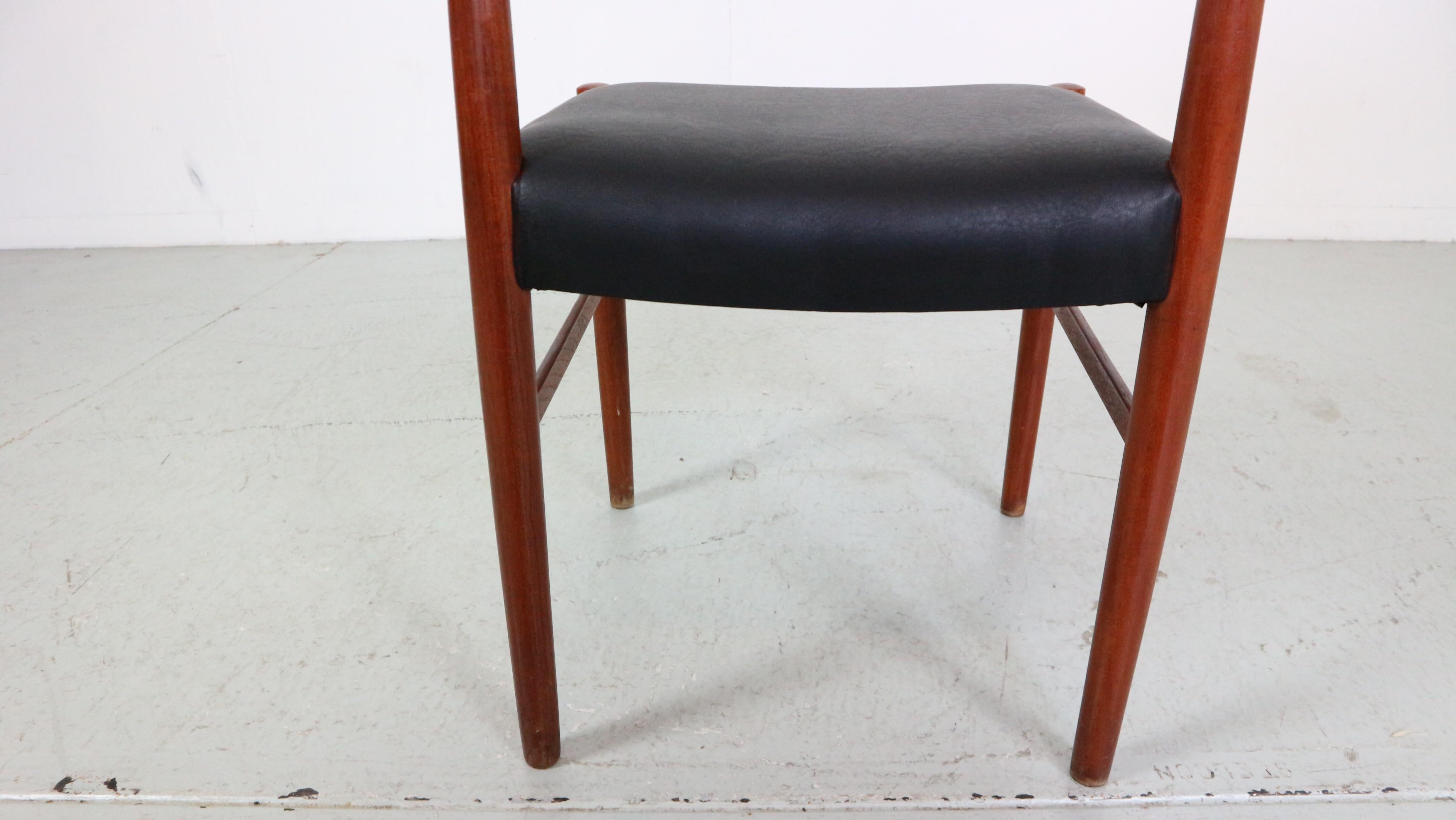 Mid-Century Modern Set of 4 Teak Dinning Room Chairs, 1960 Denmark For Sale 11
