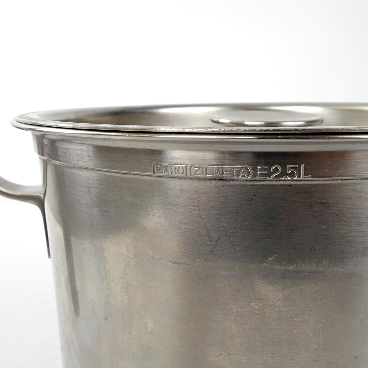 Mid-Century Modern Set of 5 Pots and Pans Designed by Dick Simonis for Gero 7