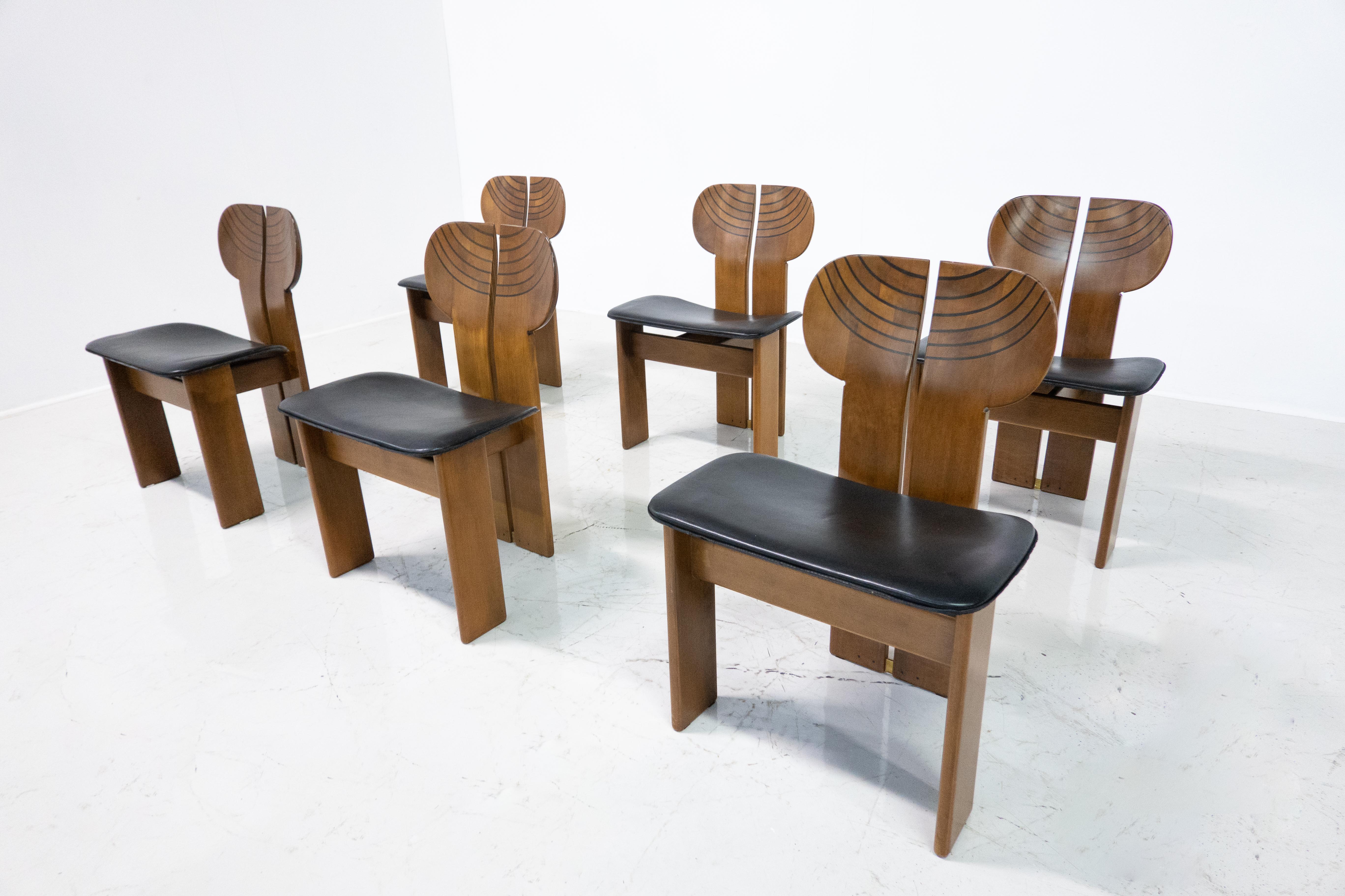 Mid-Century Modern Set of 6 Africa Chairs by Afra & Tobia Scarpa for Maxalto In Good Condition For Sale In Brussels, BE