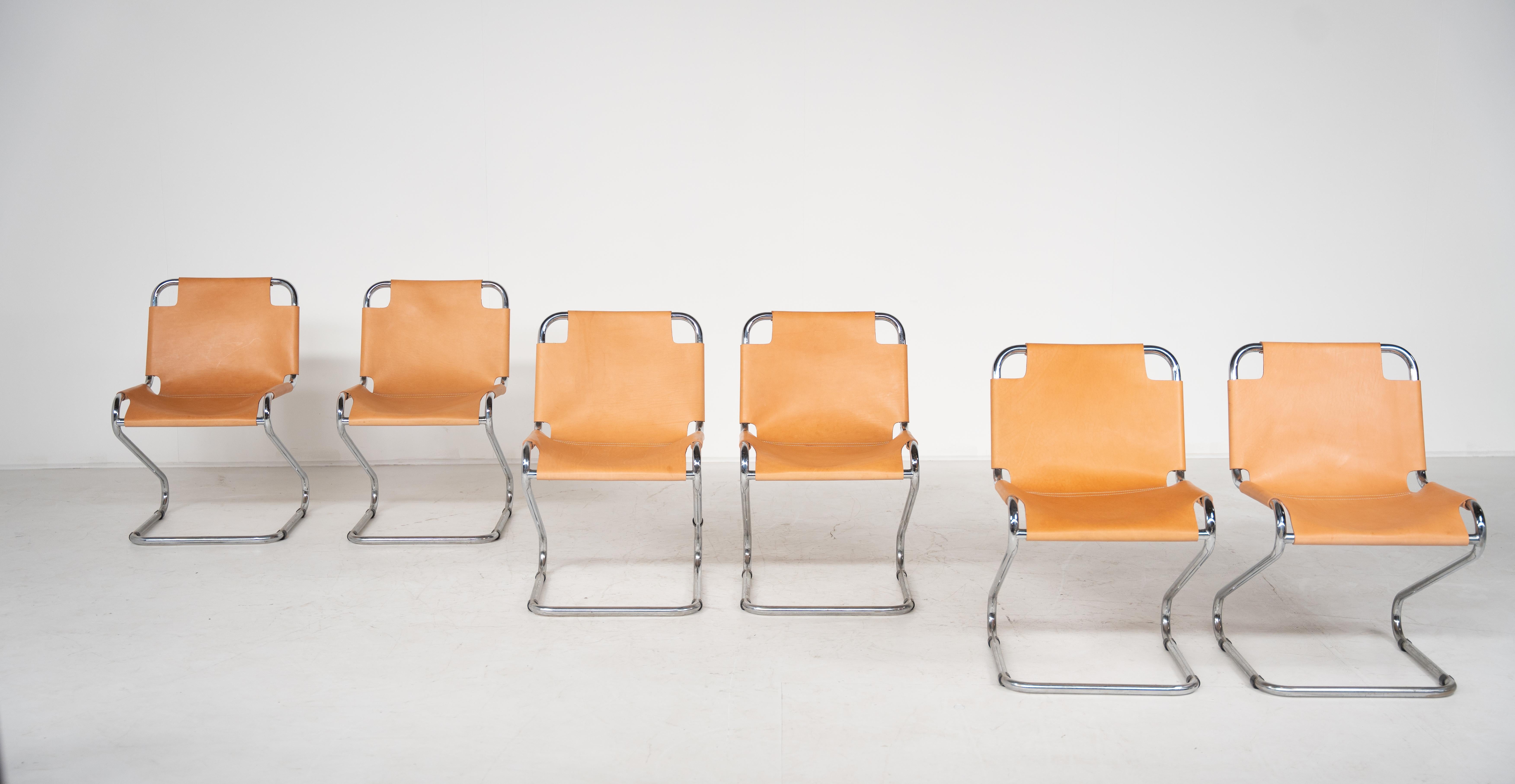 Set di 6 poltrone moderne di metà secolo, cromo e pelle, Italia, anni '70 in vendita 5