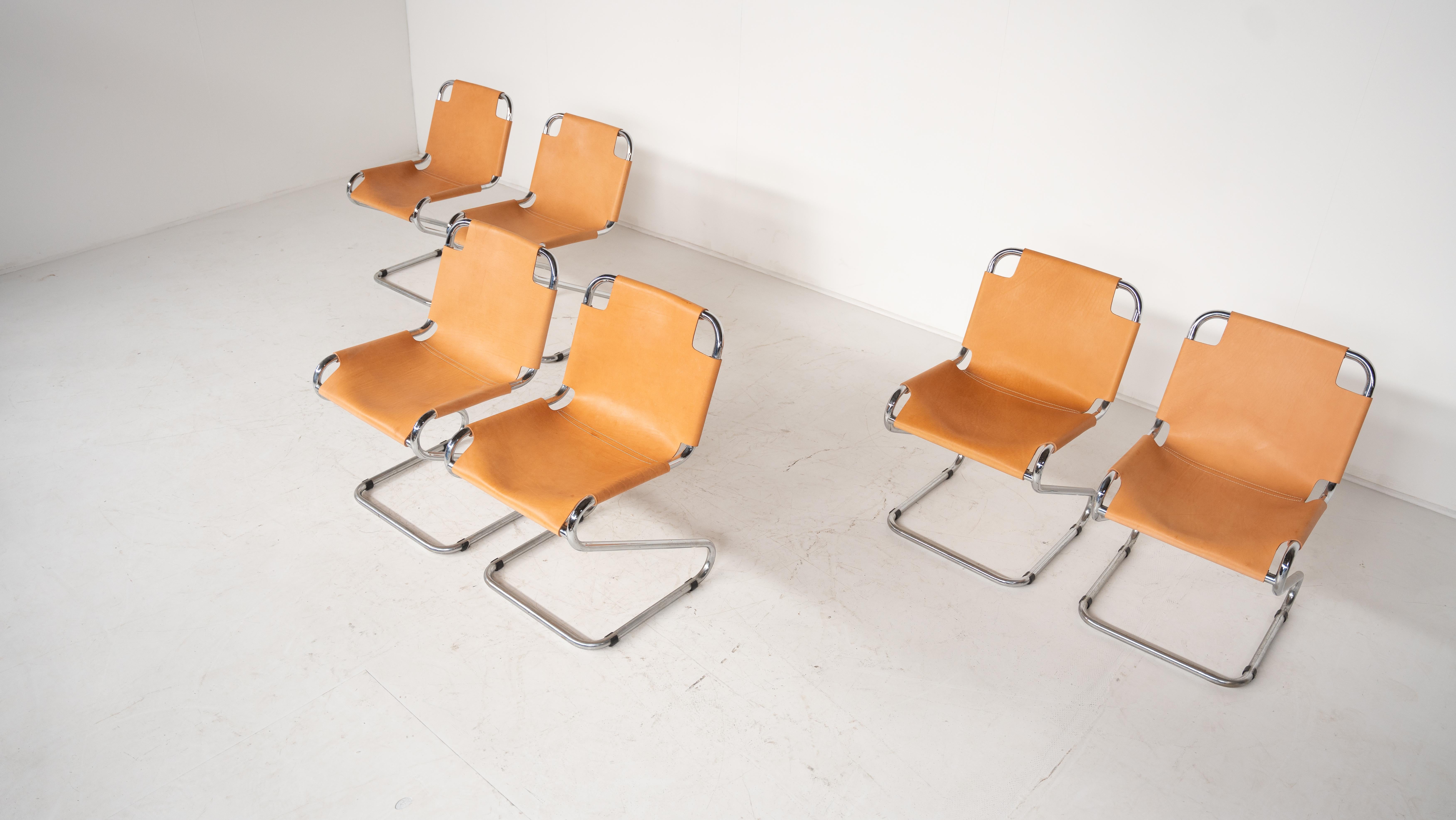 Set di 6 poltrone moderne di metà secolo, cromo e pelle, Italia, anni '70 in vendita 6