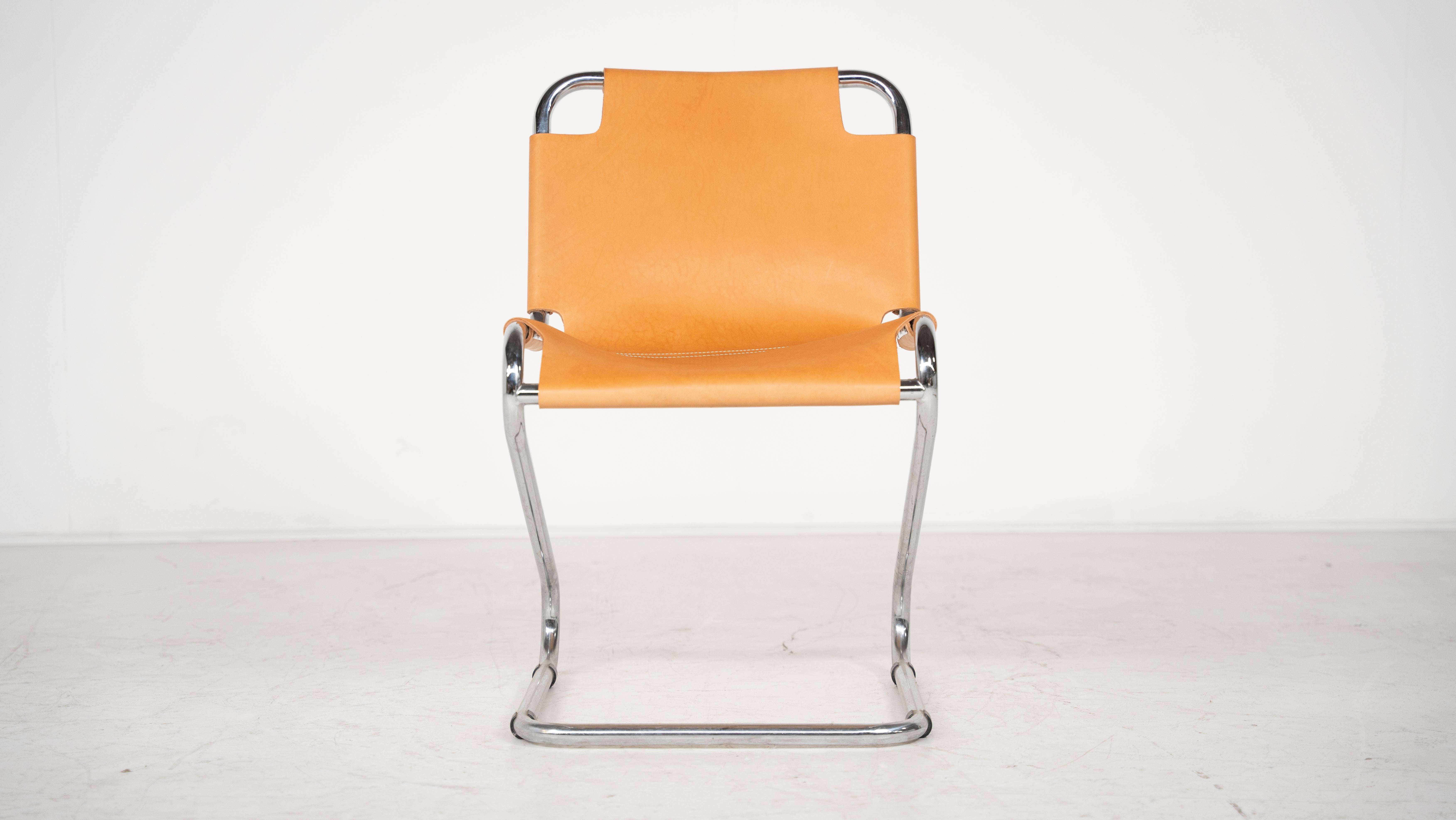 Set di 6 poltrone moderne di metà secolo, cromo e pelle, Italia, anni '70 in vendita 7