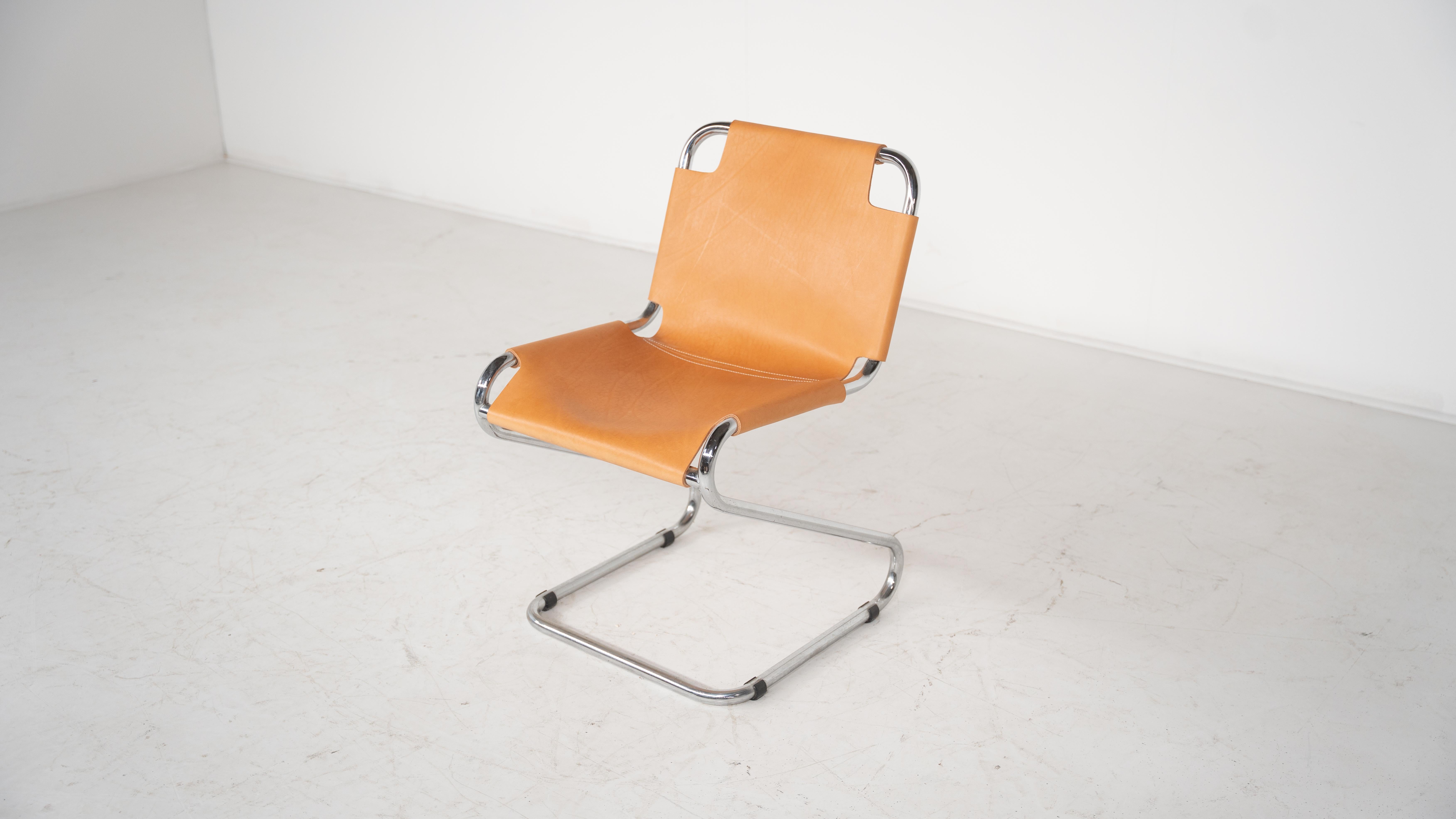 Set di 6 poltrone moderne di metà secolo, cromo e pelle, Italia, anni '70 in vendita 8