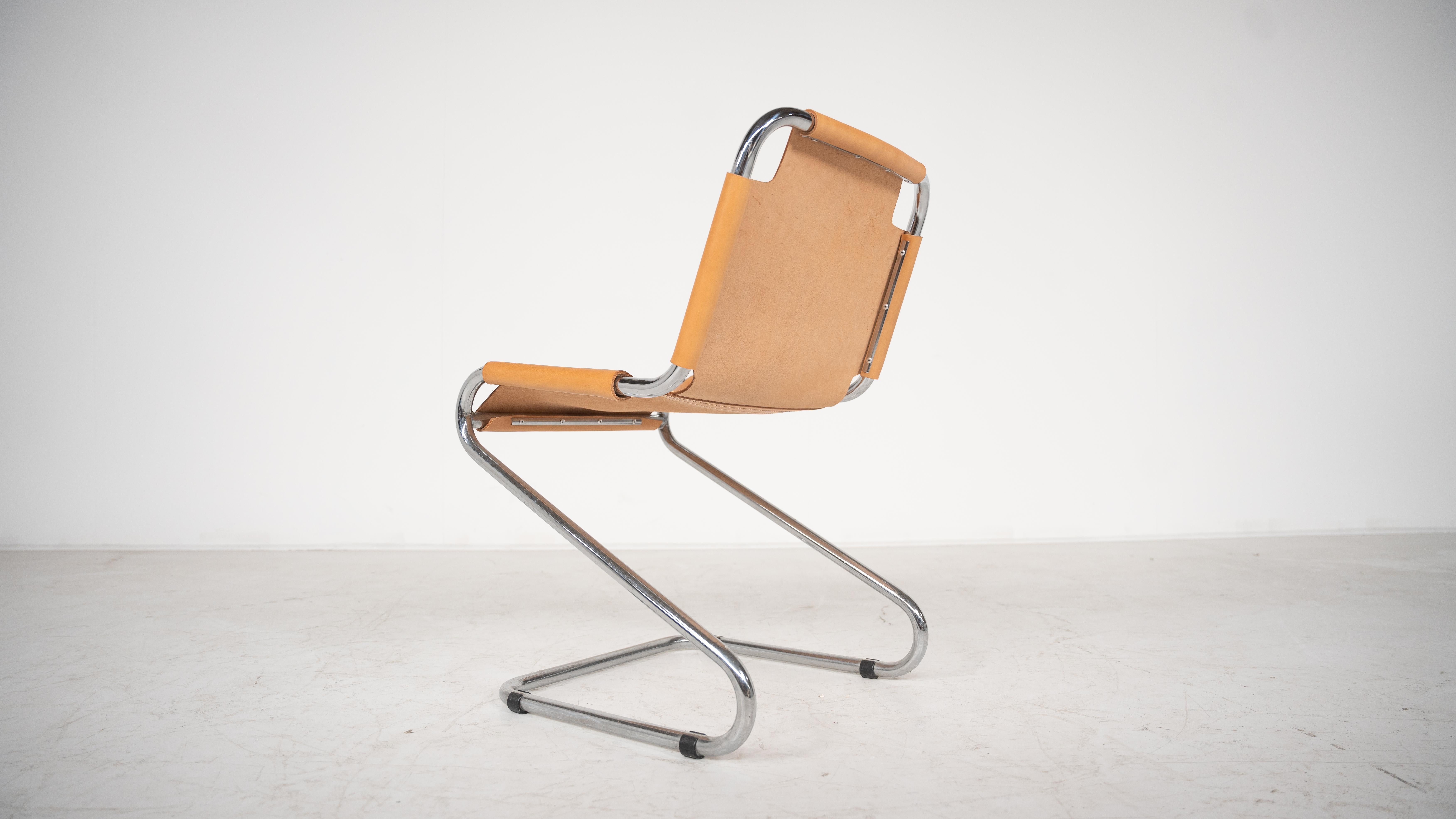 Set di 6 poltrone moderne di metà secolo, cromo e pelle, Italia, anni '70 In condizioni buone in vendita a Brussels, BE