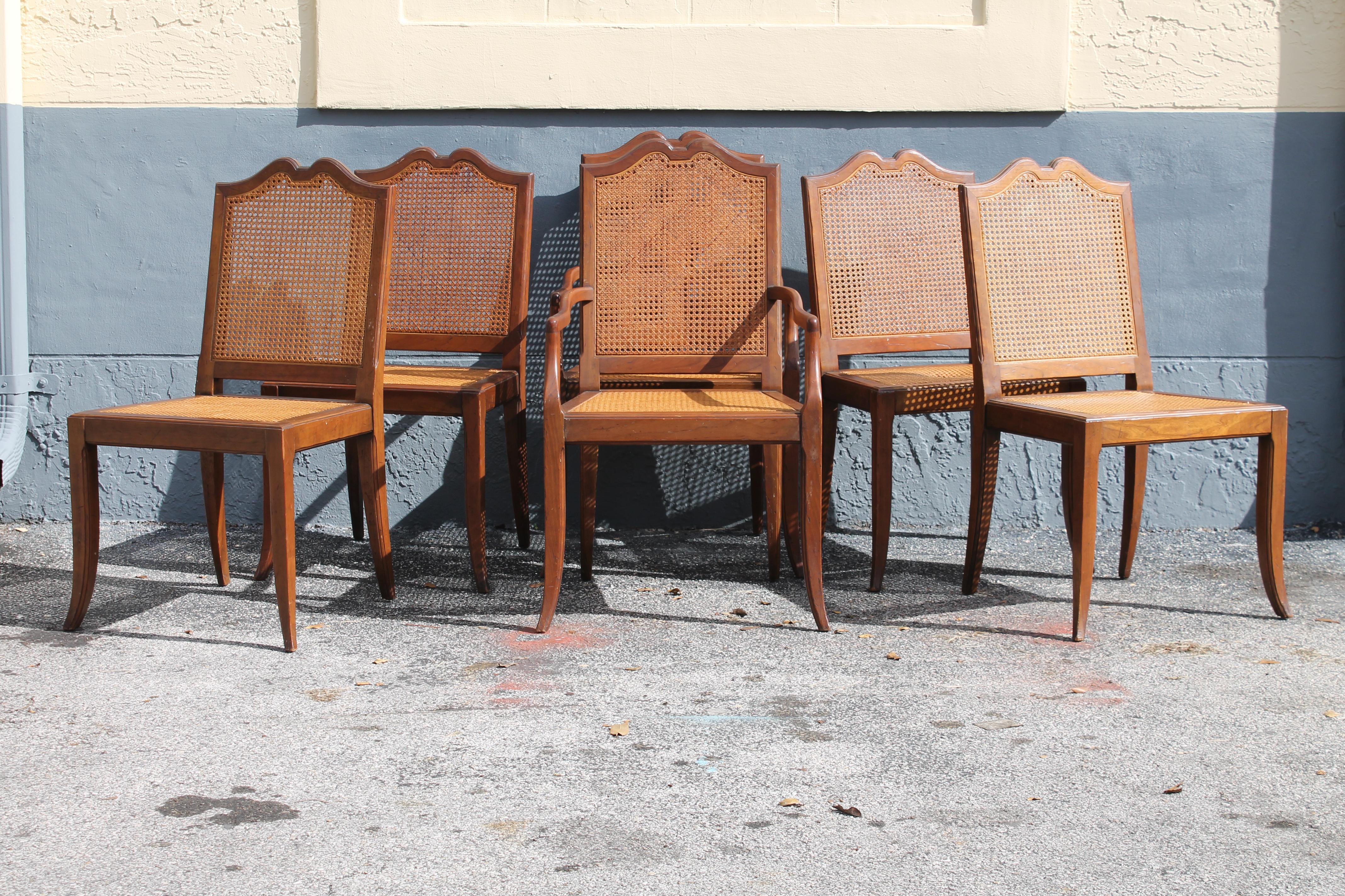 Mid-Century Modern The Moderns Modern Set of 6 Carved and Caned Walnut Dining Chairs 1970's en vente