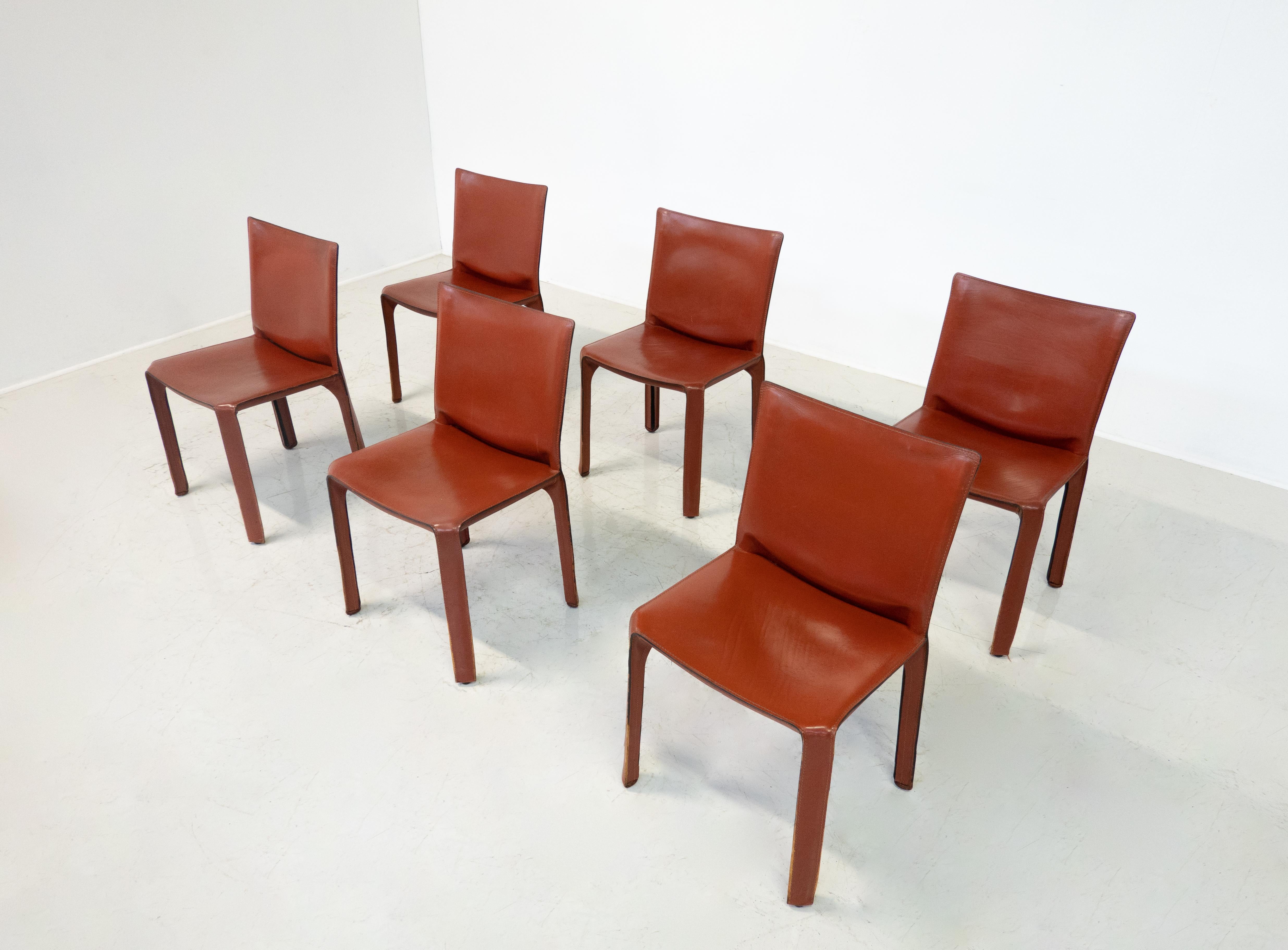 Late 20th Century Mid-Century Modern Set of 6 Chairs Model CAB 412 by Mario Bellini for Casina For Sale