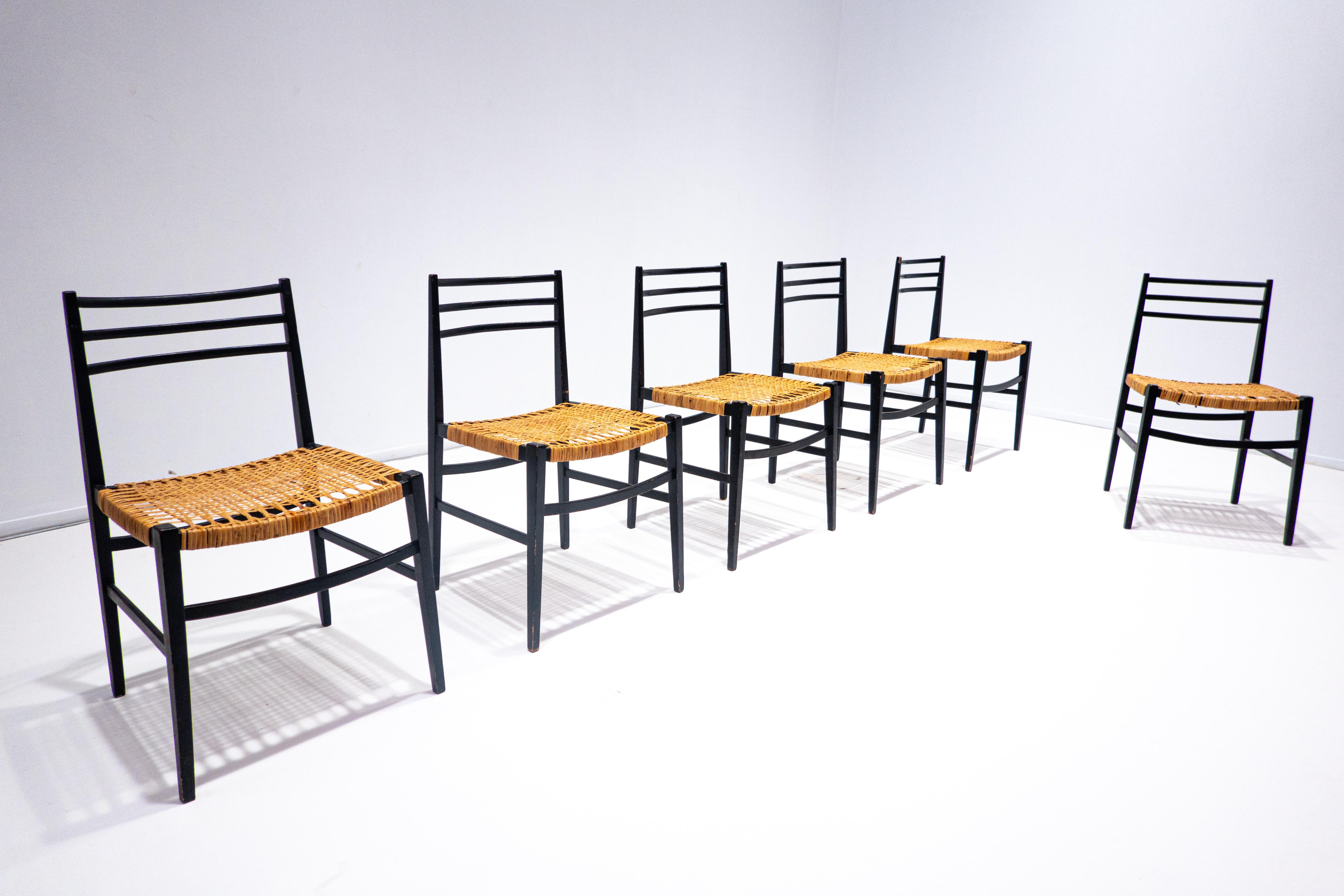 Mid-Century Modern Ensemble de 6 chaises de salle à manger modernes du milieu du siècle dernier, en bois et corde de raphia, Italie, années 1960 en vente
