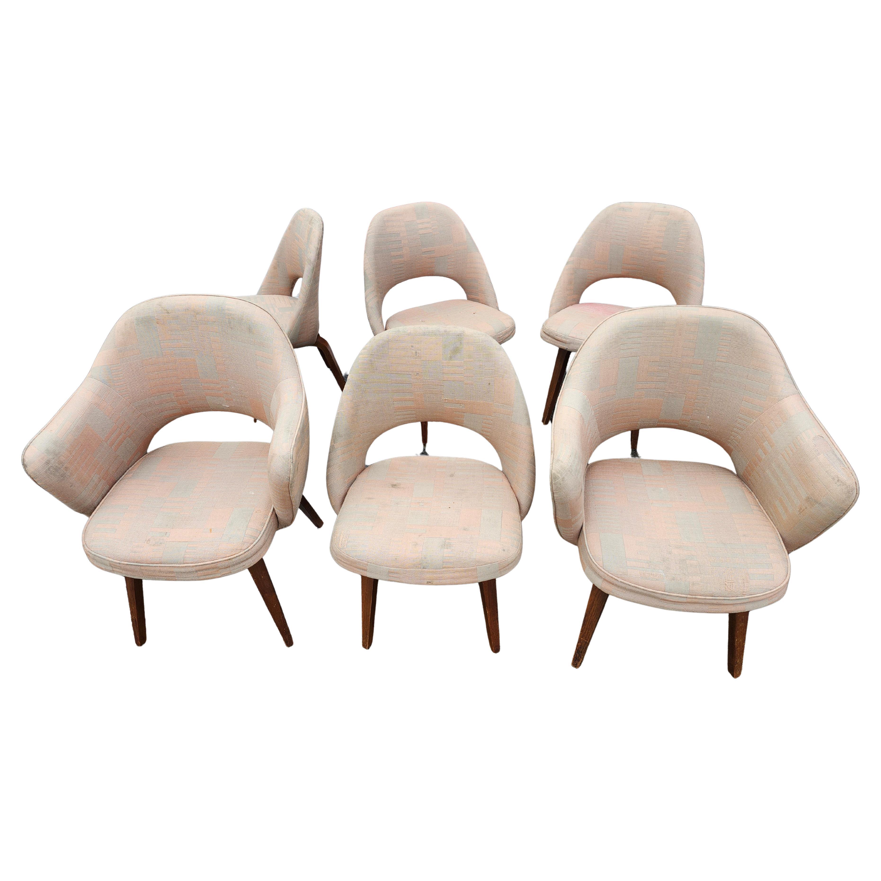 Mid-Century Modern Set of 6 Eero Saarinen Knoll Dining Chairs w Wood Legs C1955 For Sale