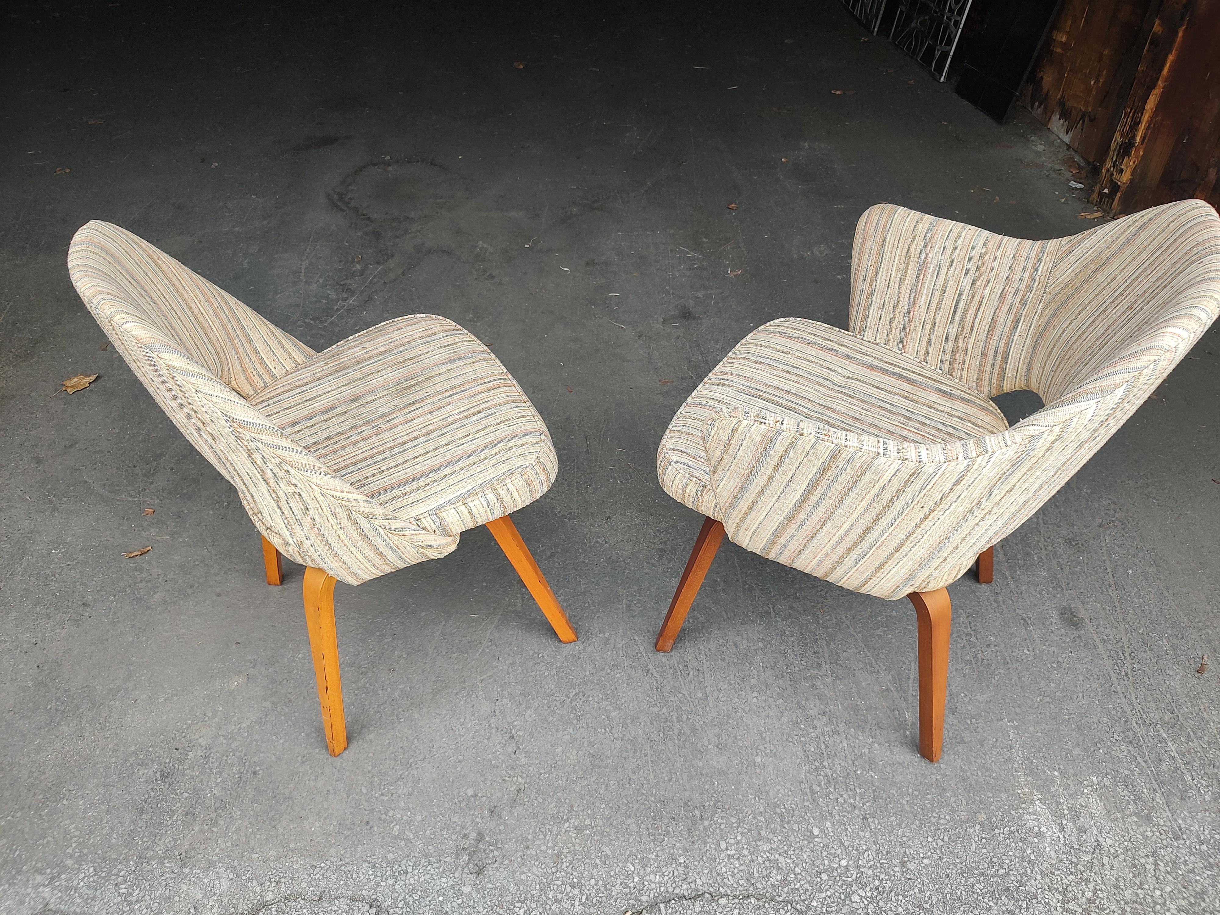 Mid-Century Modern Set of 6 Knoll Executive Chairs with Wood Legs Eero Saarinen 4