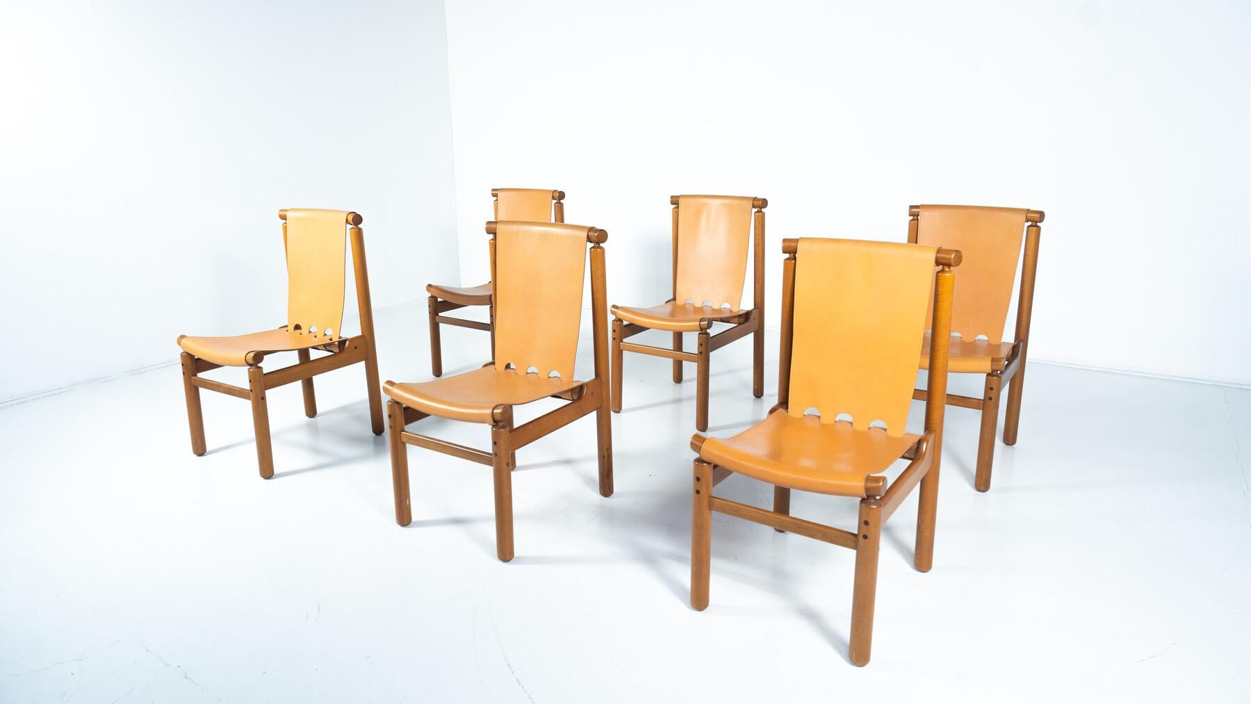 Mid-Century Modern Set of 6 Leather Dining Chairs by Ilmari Tapiovaara en vente 13