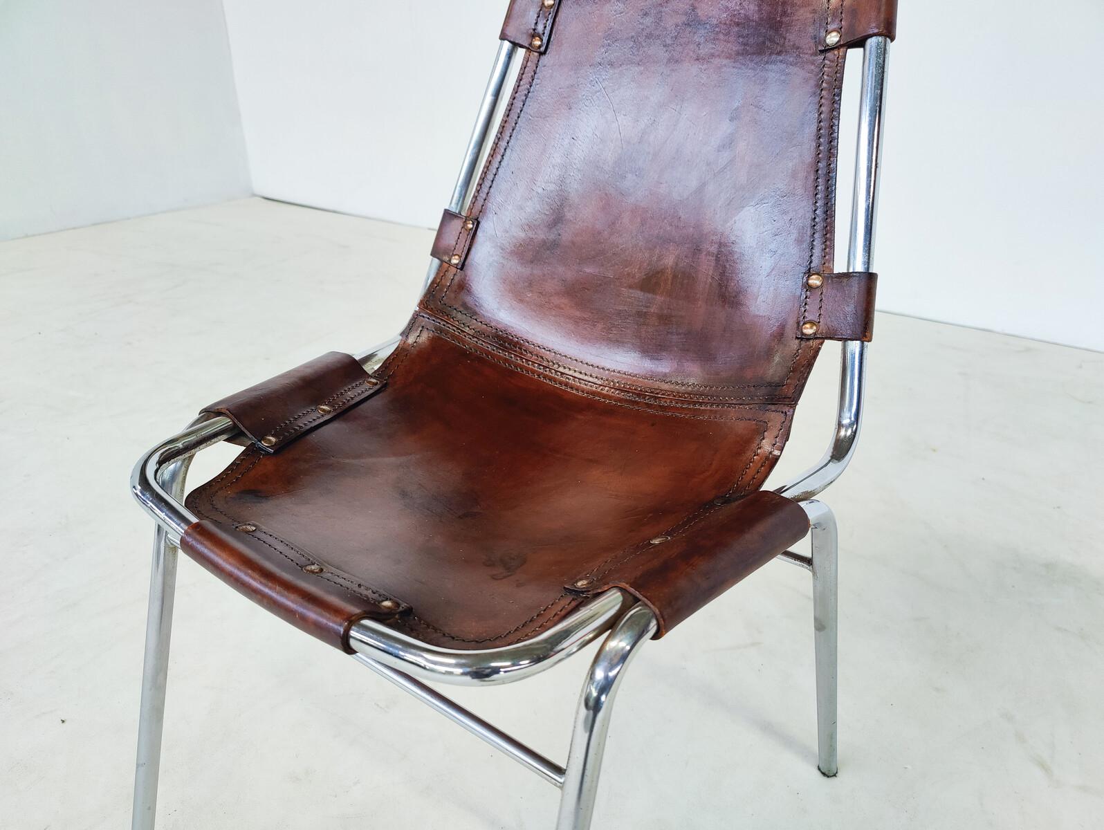 Midcentury Set of 6 Leather Les Arcs Chairs, Dalvera, Selected by Perriand In Good Condition For Sale In Brussels, BE