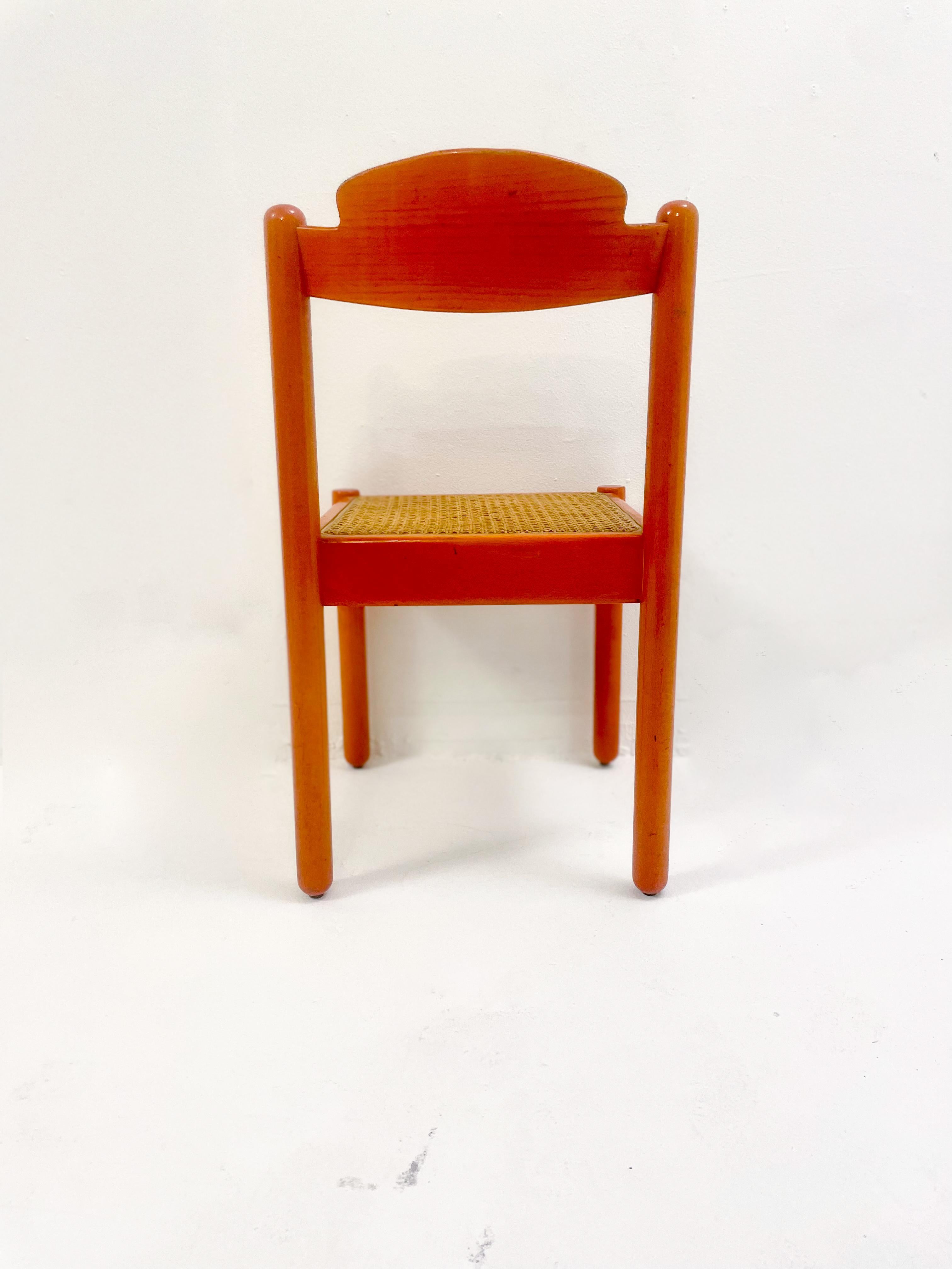 Ensemble de 6 chaises orange, bois, Italie, années 1960.