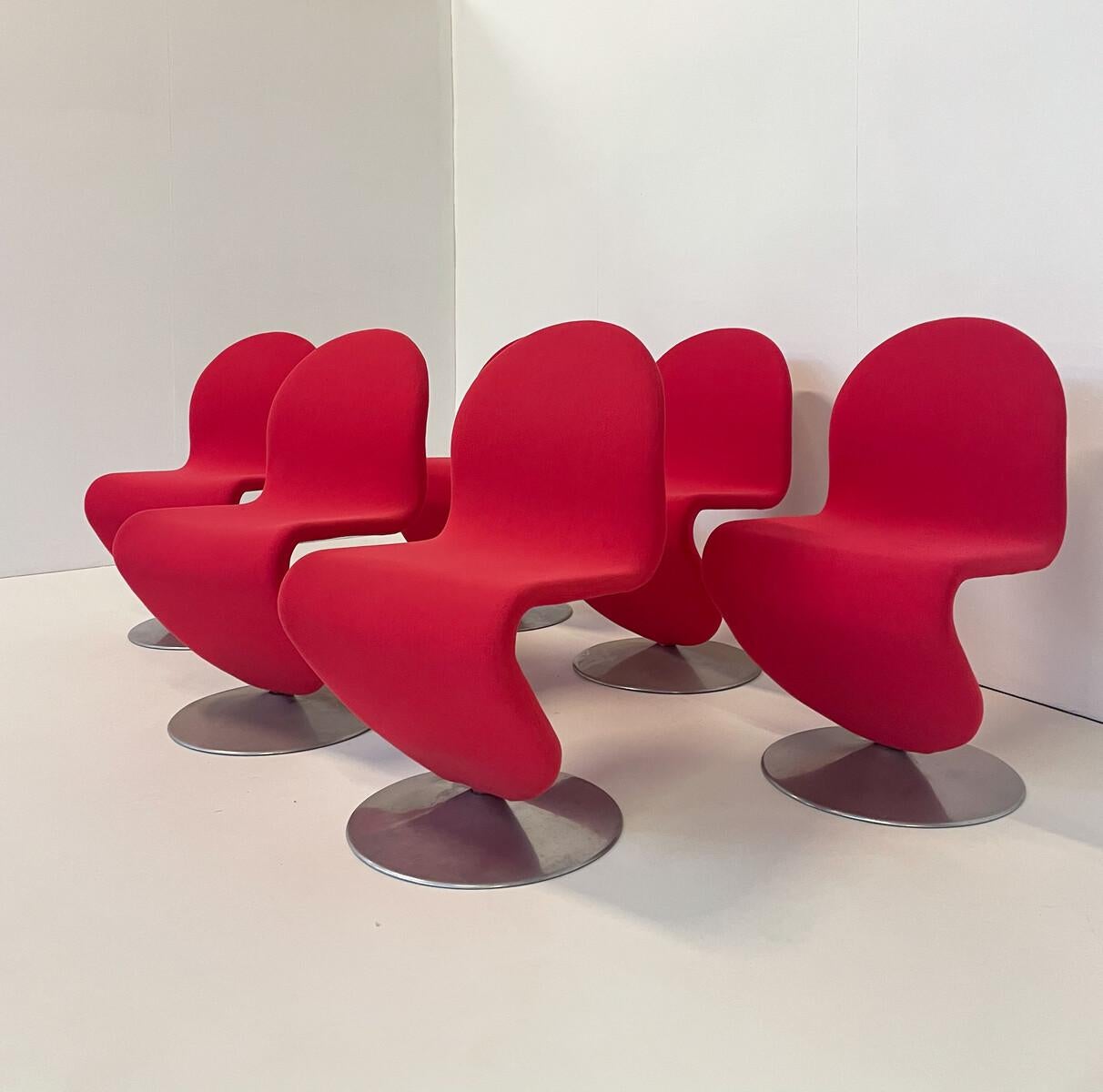 Fabric Mid-Century Modern Set of 6 Red System 123 Chairs by Verner Panton, 1973 For Sale
