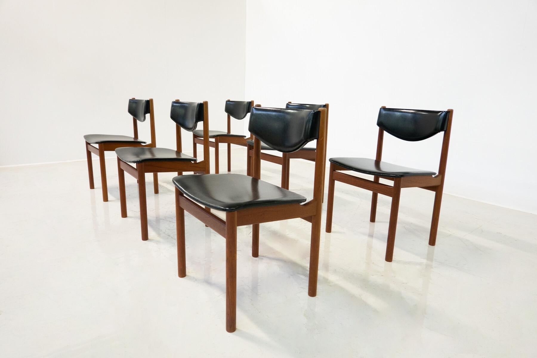 Mid-Century Modern Set of 6 Scandinavian Chairs, 1960s In Good Condition For Sale In Brussels, BE