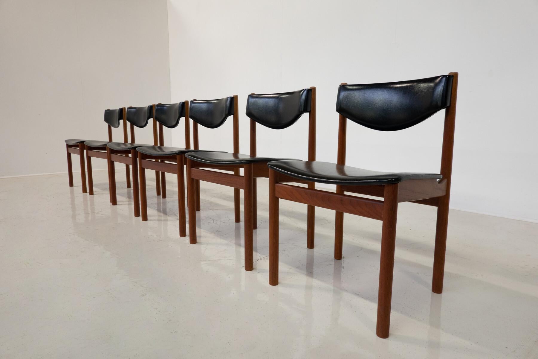 Mid-Century Modern Set of 6 Scandinavian Chairs, 1960s For Sale 4