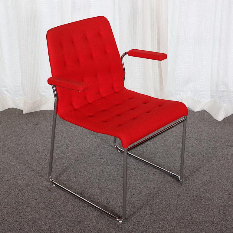 Beautiful striking red ‘Mio’ Chairs in like new condition. Bruno Mathsson was a Swedish and internationally recognized designer and architect. He was an advocate of simplicity, beauty and elegance in form, which also applied to the furniture he