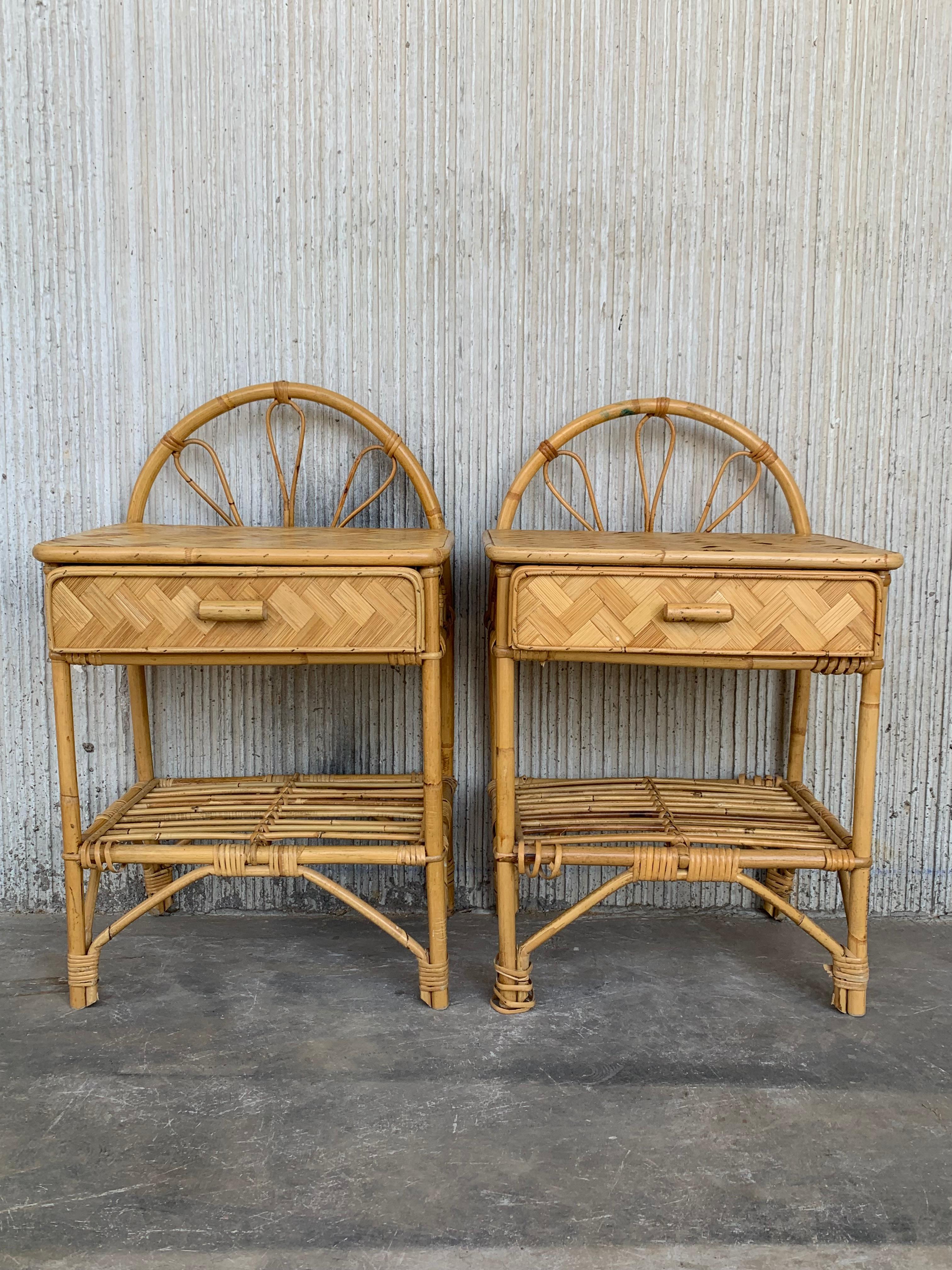 20th Century Mid-Century Modern Set of Bamboo and Bentwood Headboard and Two Nightstands For Sale