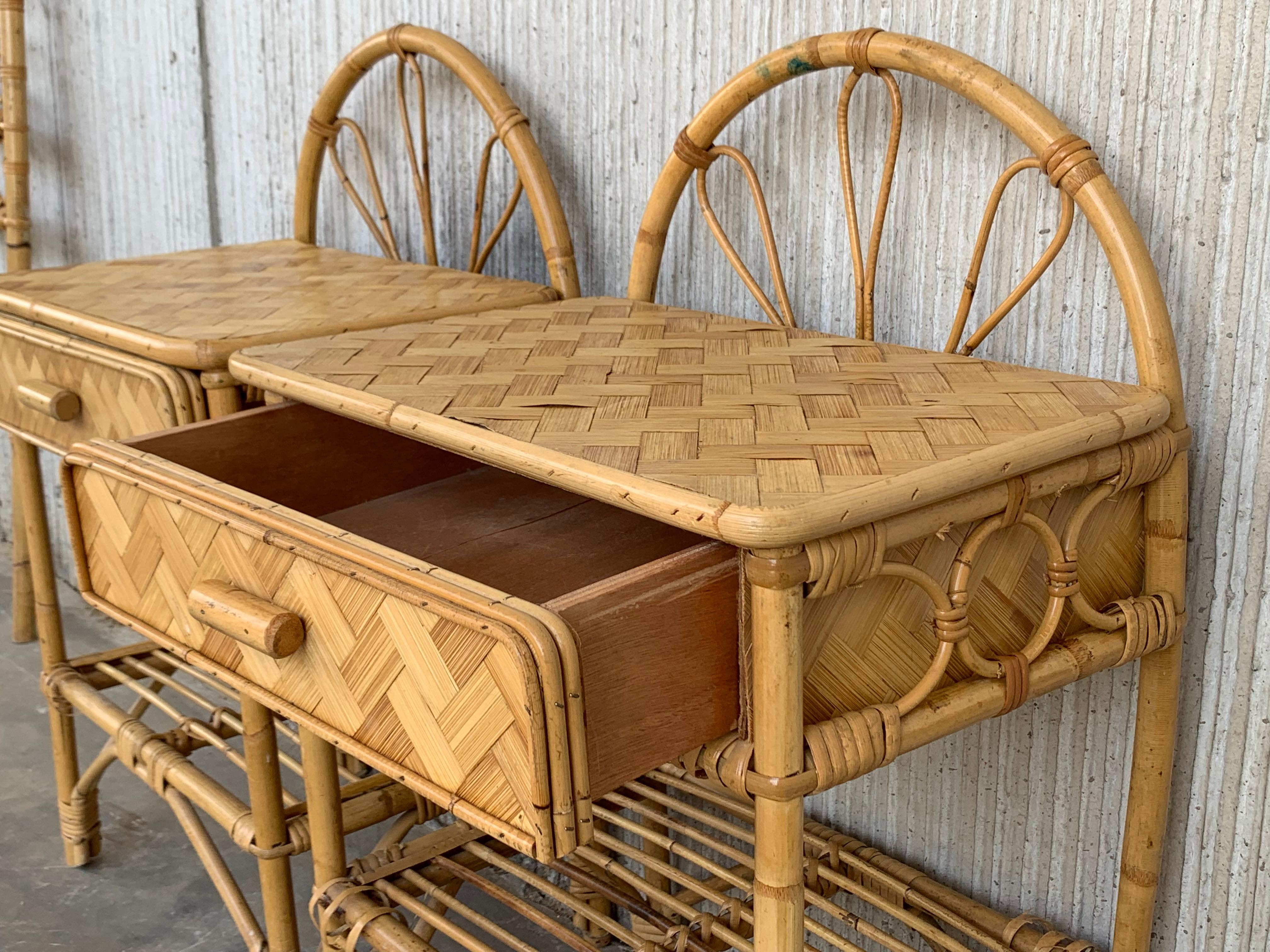 Mid-Century Modern Set of Bamboo and Bentwood Headboard and Two Nightstands For Sale 4