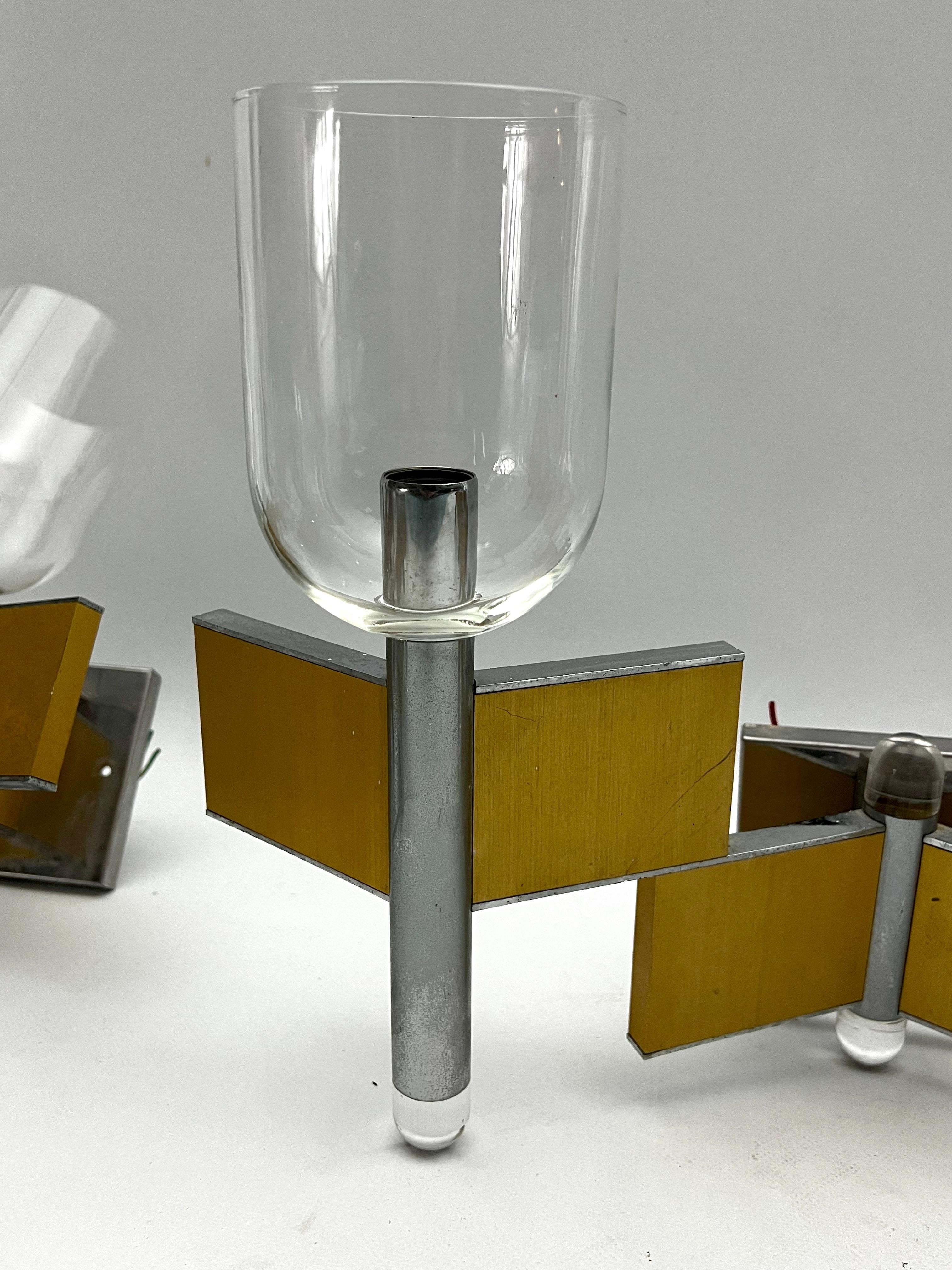 Mid-Century Modern set of eight brass and chrome sconces by Sciolari. Italy 1970 For Sale 4