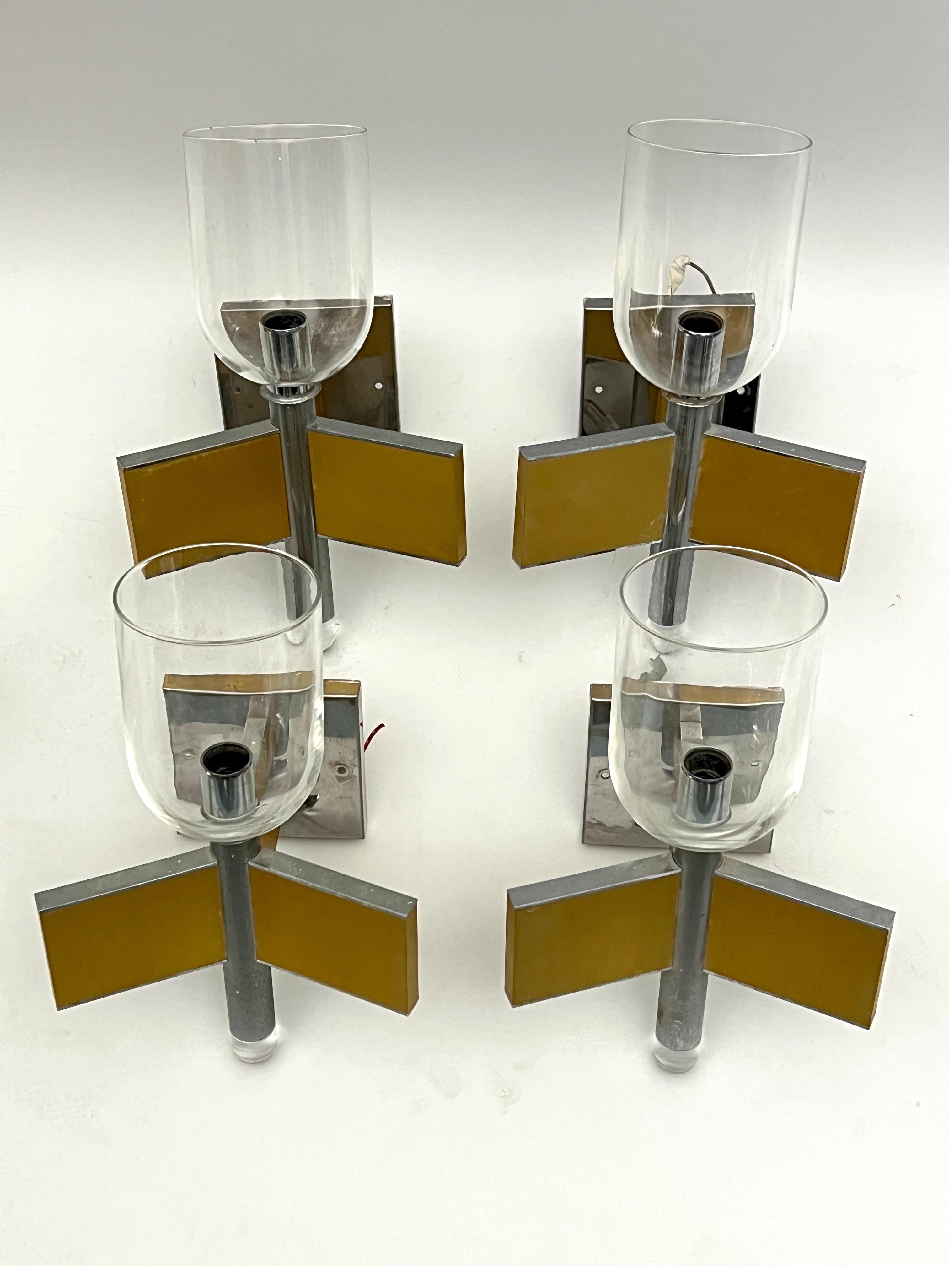 Mid-Century Modern set of eight brass and chrome sconces by Sciolari. Italy 1970 For Sale 2