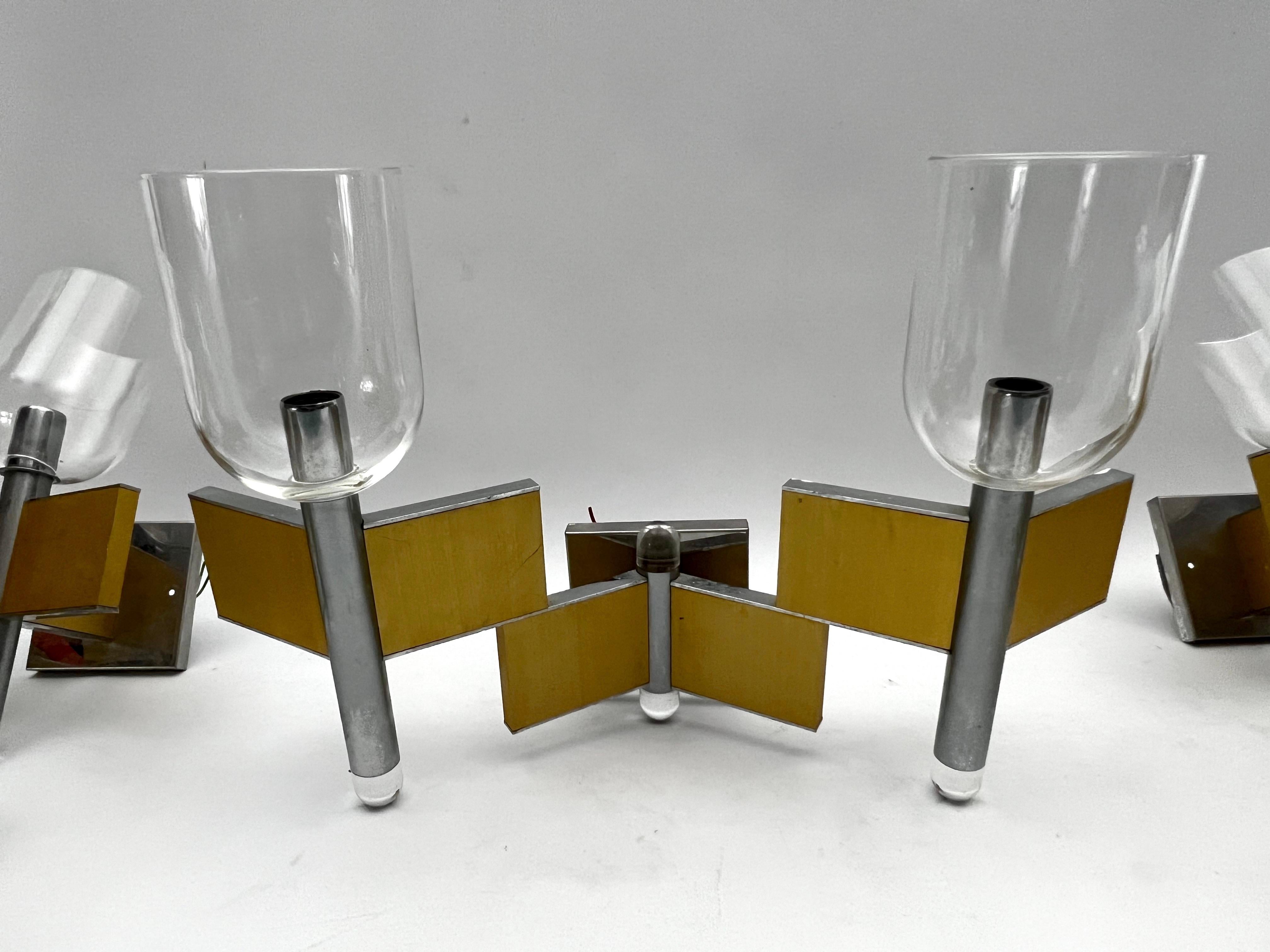Mid-Century Modern set of eight brass and chrome sconces by Sciolari. Italy 1970 For Sale 3