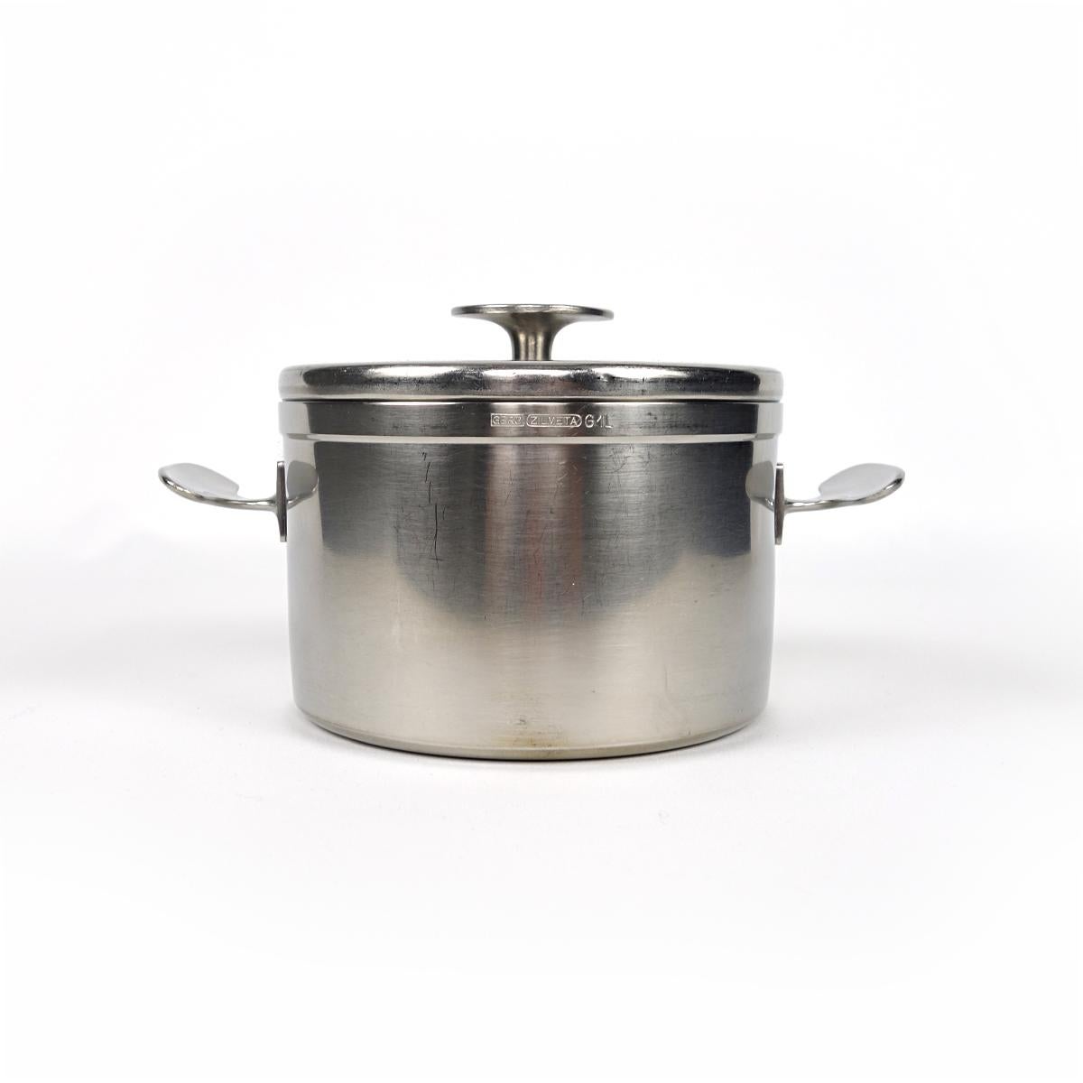 Dutch Mid-Century Modern Set of Five Stainless Steel Pans by Dick Simonis for Gero For Sale