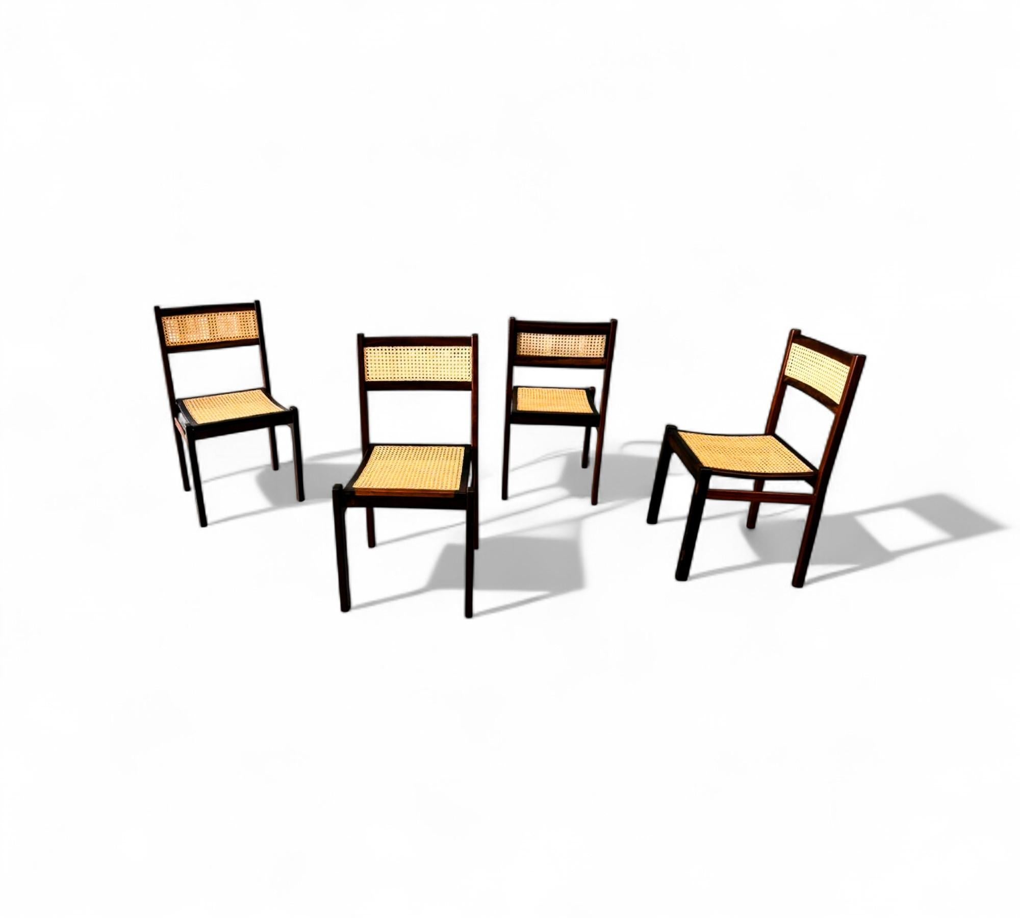 Set di quattro sedie moderne di metà secolo in legno duro e canna, Brasile, anni '60 In condizioni buone in vendita a New York, NY